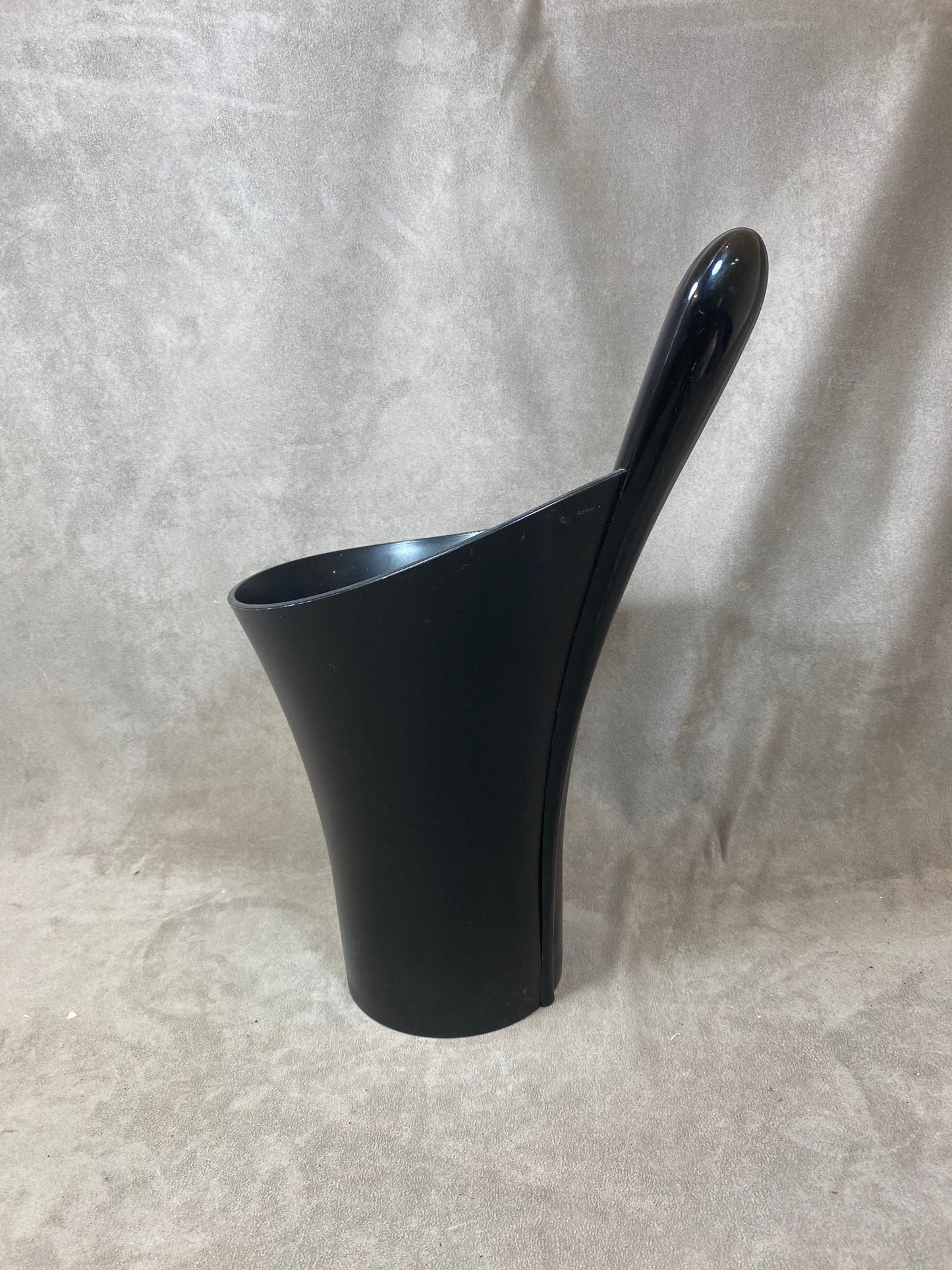 Seau à champagne Lanson en plastique noir Champagne Lanson vintage Made in France