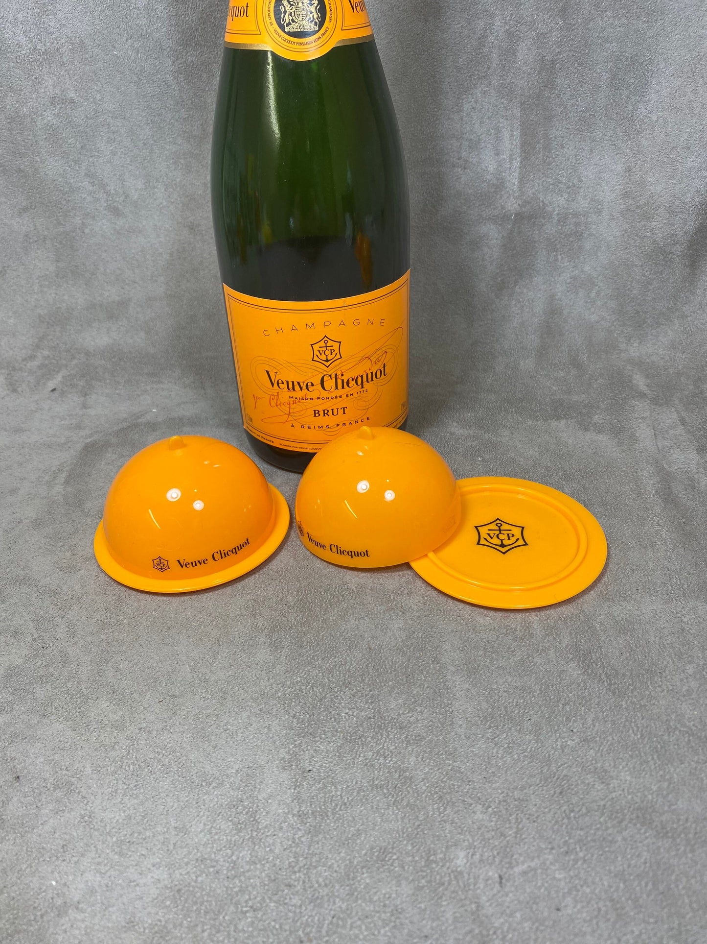 2er Set Veuve Clicquot Ponsardin Butterdosen aus Vintage-Kunststoff Made in France