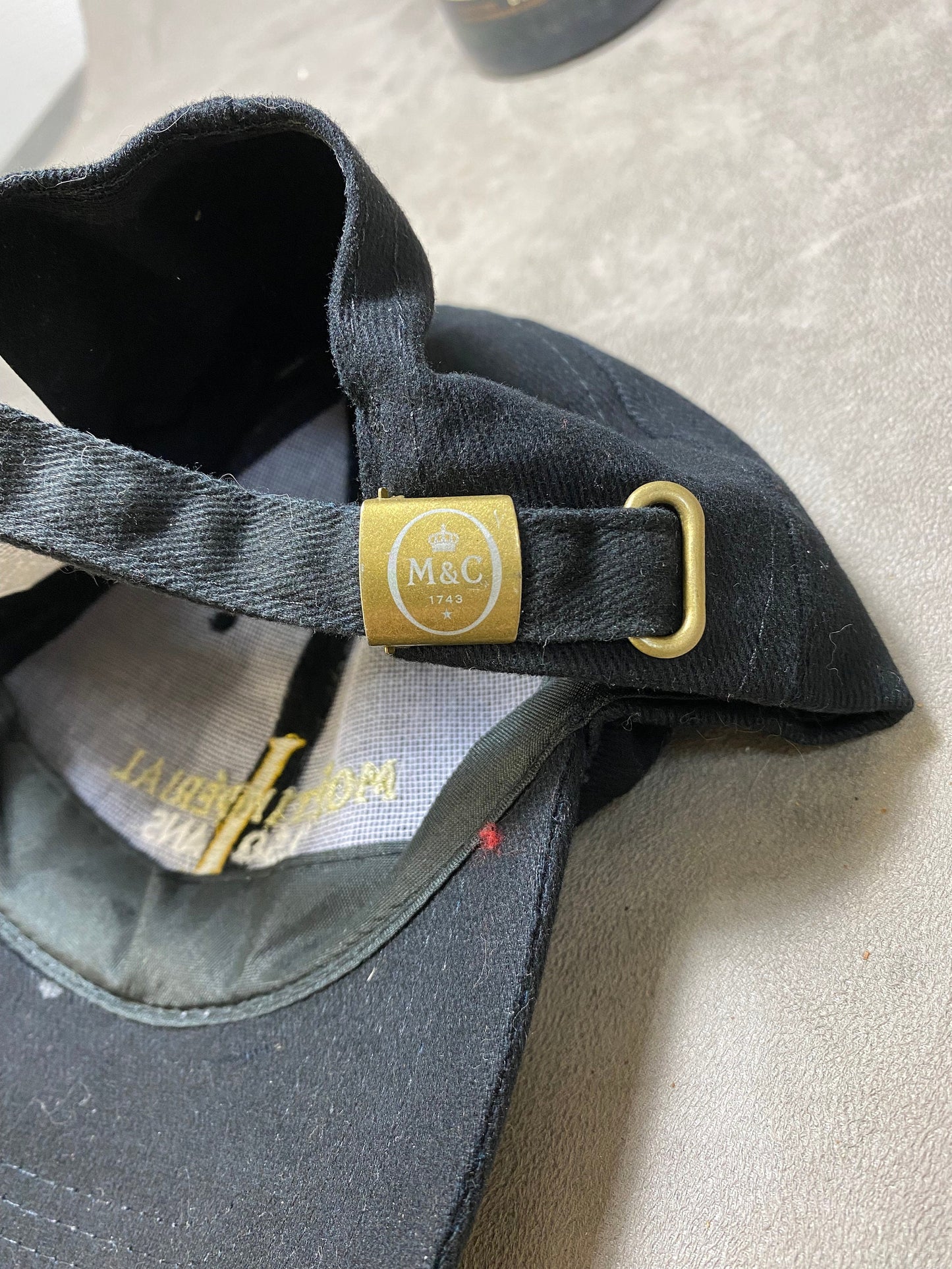 RARE Casquette collector en coton noir pour les 150 ans du Champagne Moet&Chandon