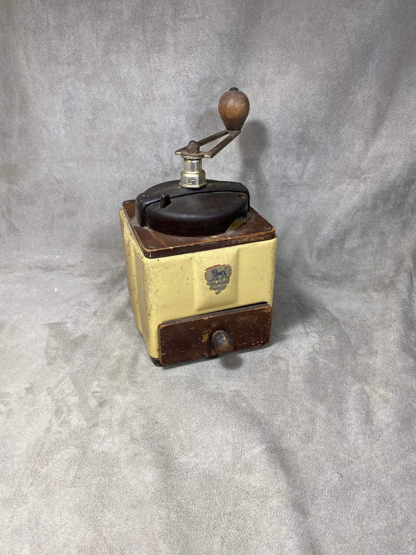 Peugeot Frères beige sheet metal and wood coffee grinder, EX model, dated between 1947 and 1960, Shabby chic, Made in France