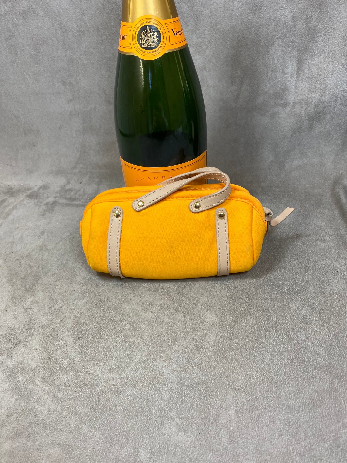 Veuve Clicquot champagne glasses case bag Made in France