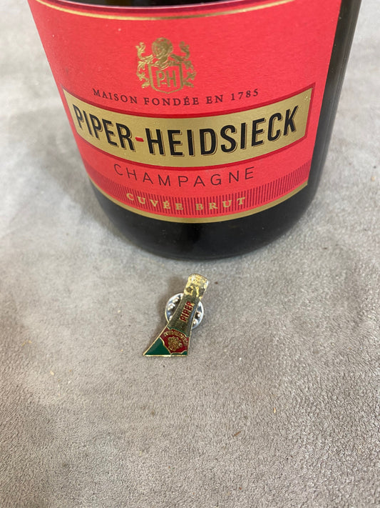 Pin's champagne Piper-Heidsieck vintage Made in France Années 1980
