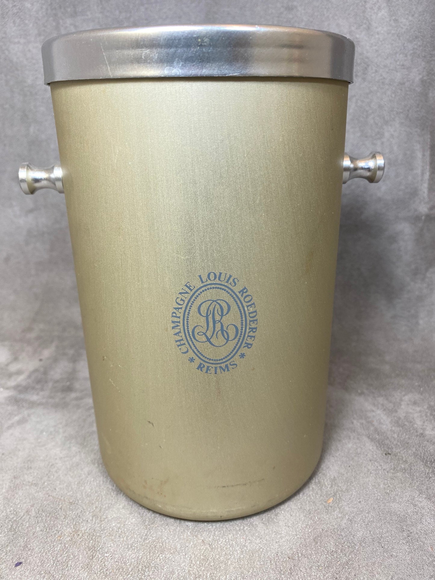 Seau à Champagne en plastique doré Champagne Roederer Reims Années 1980