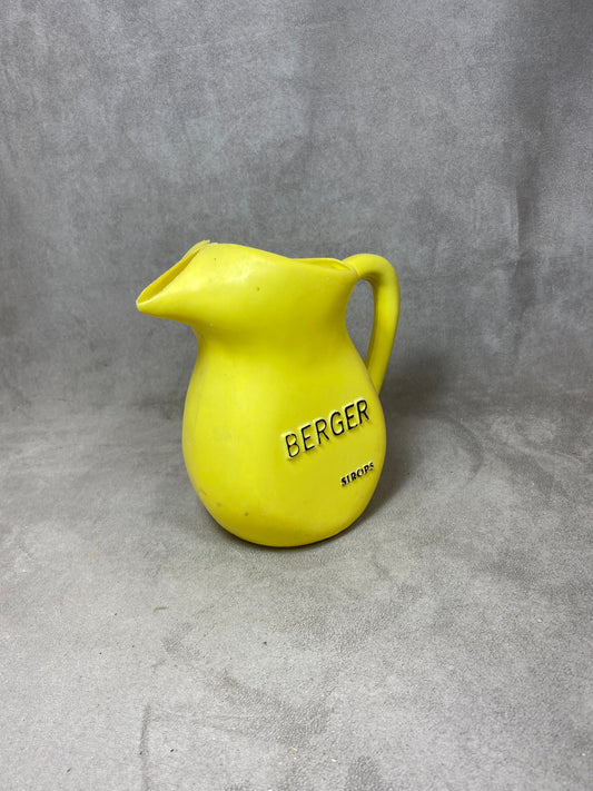 Berger water jug ​​in yellow plastic Made in France vintage Year 1970