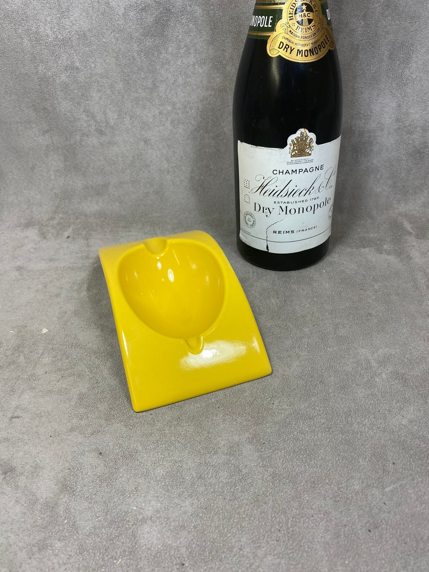 Gelber Keramik-Aschenbecher REVOL Champagner Heidsieck &amp; Co Dry Monopole Vintage Made in France