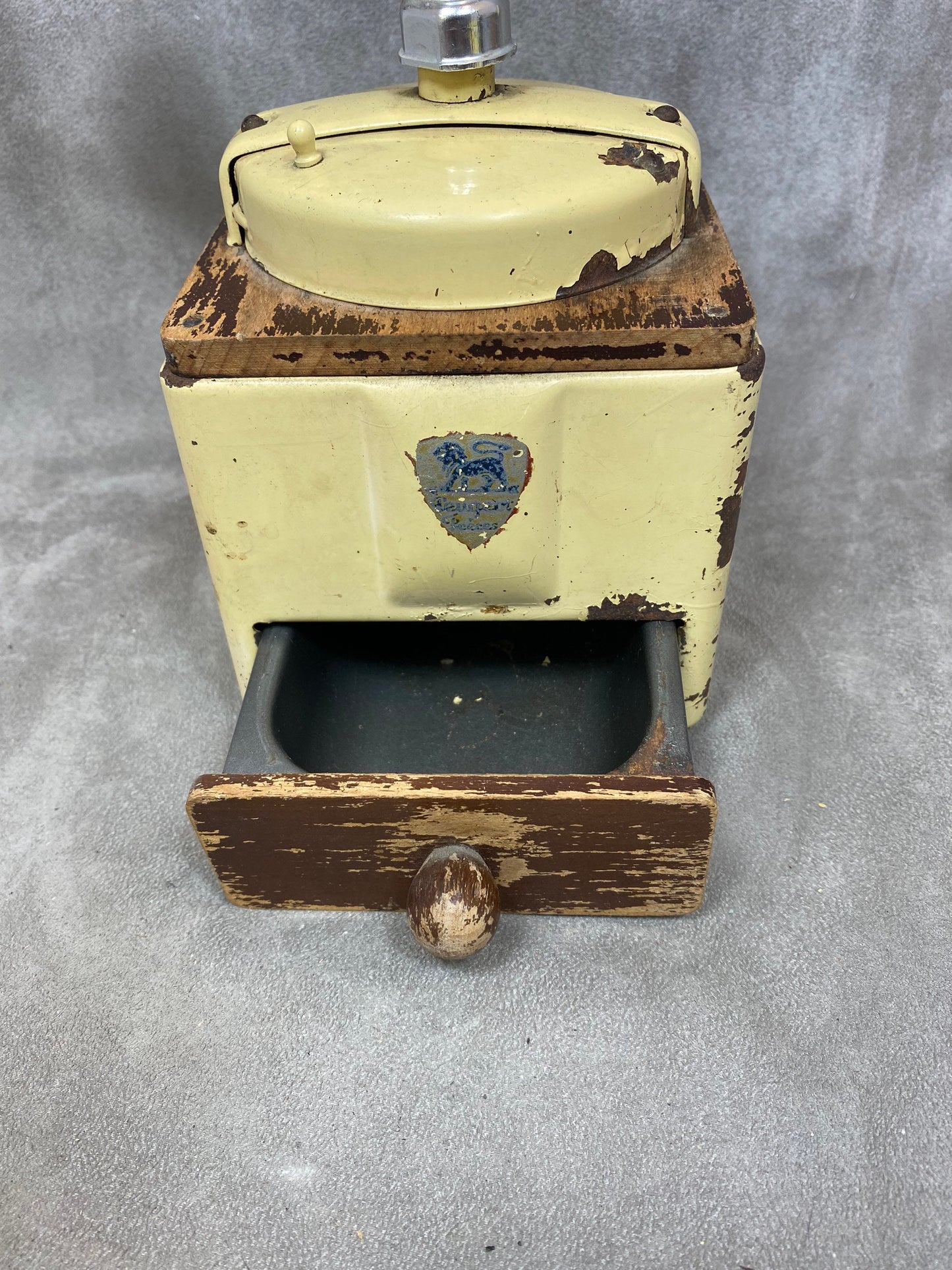 Peugeot Frères beige sheet metal and wood coffee grinder, EX model, dated between 1947 and 1960, Shabby chic, Made in France