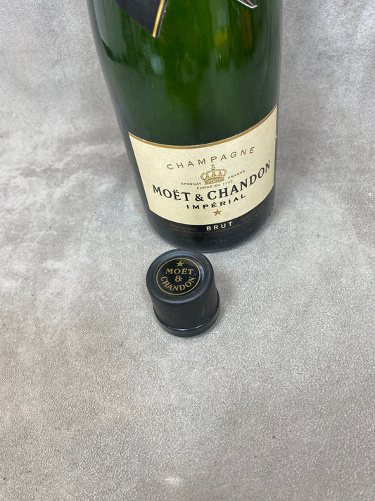 Möet &amp; Chandon vintage plastic champagne stopper corks