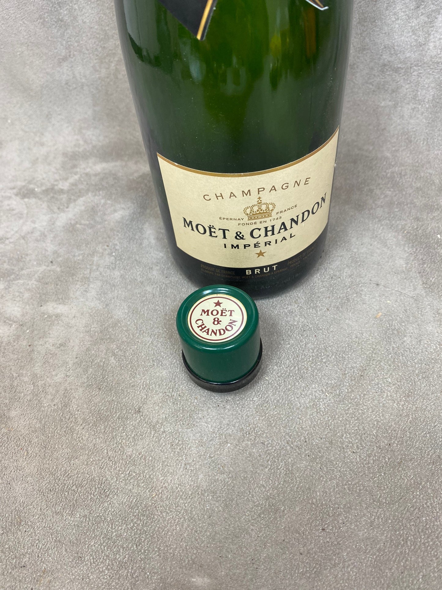 Möet &amp; Chandon Vintage-Champagnerverschlüsse aus Kunststoff