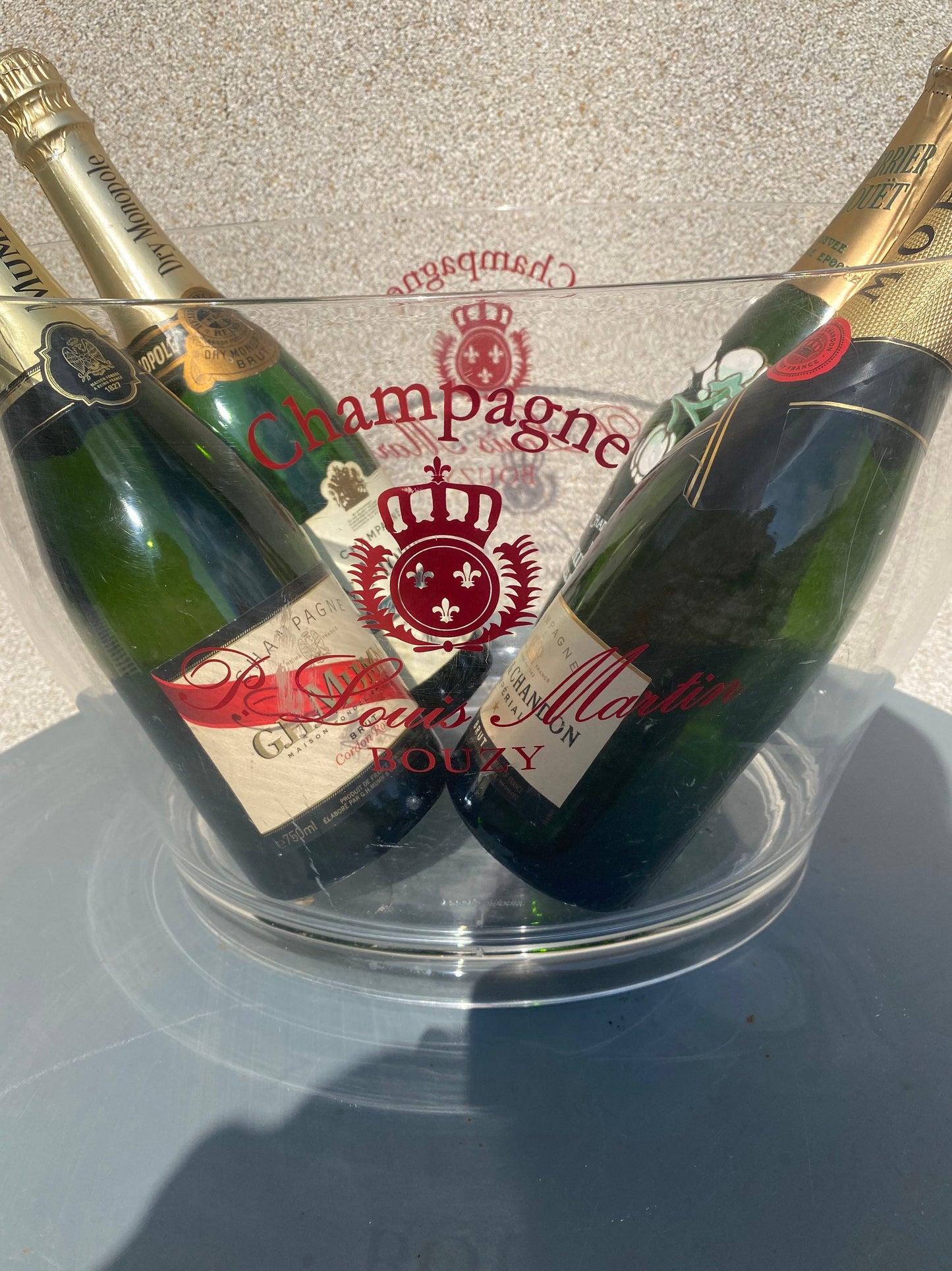 Vasque à champagne P. Louis Martin à Bouzy en france plastique transparent Made in Italy  Années 1980