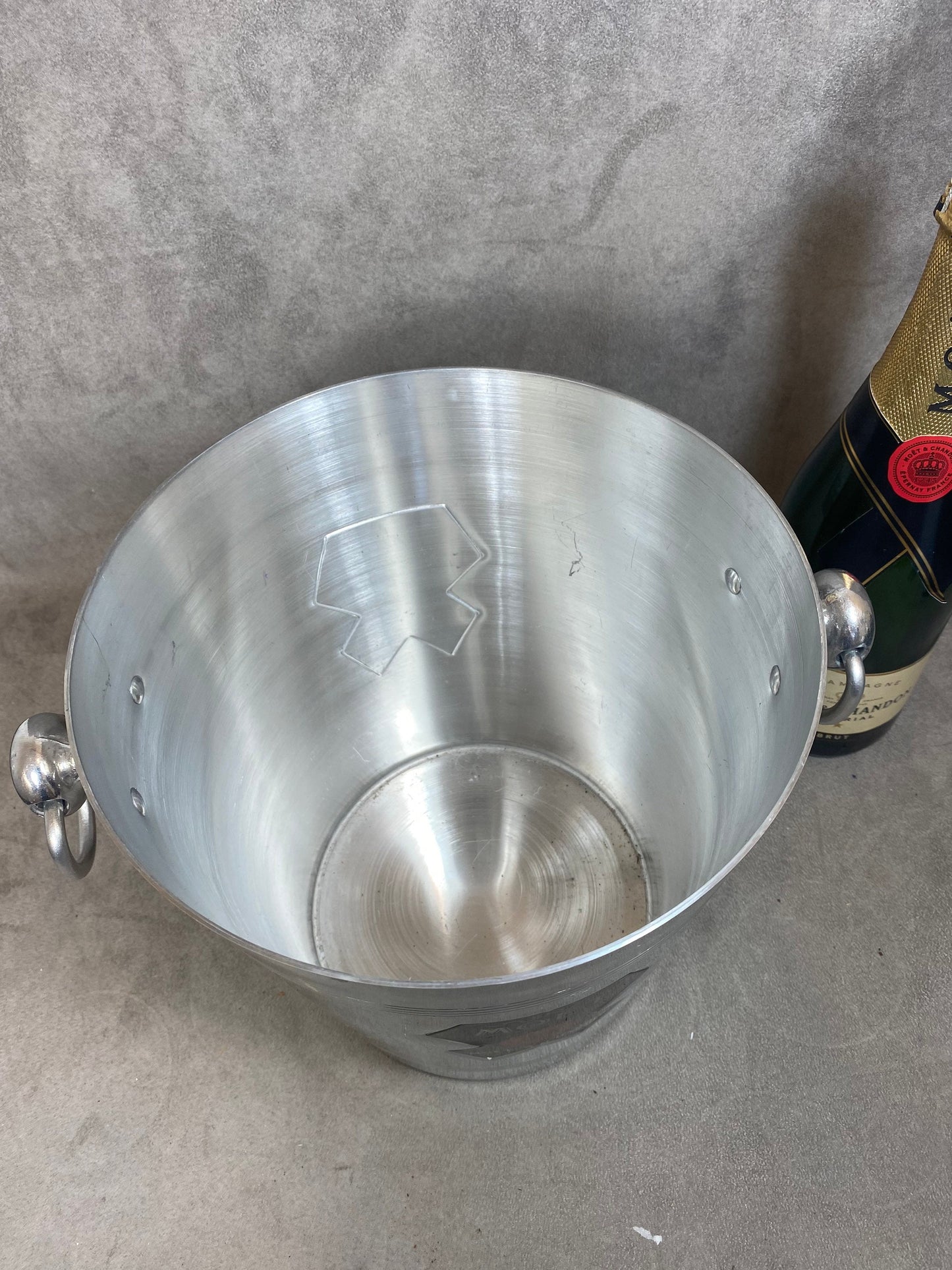 RARE Seau à champagne pour magnum en aluminium Möet & Chandon vintage 1970 Made in France