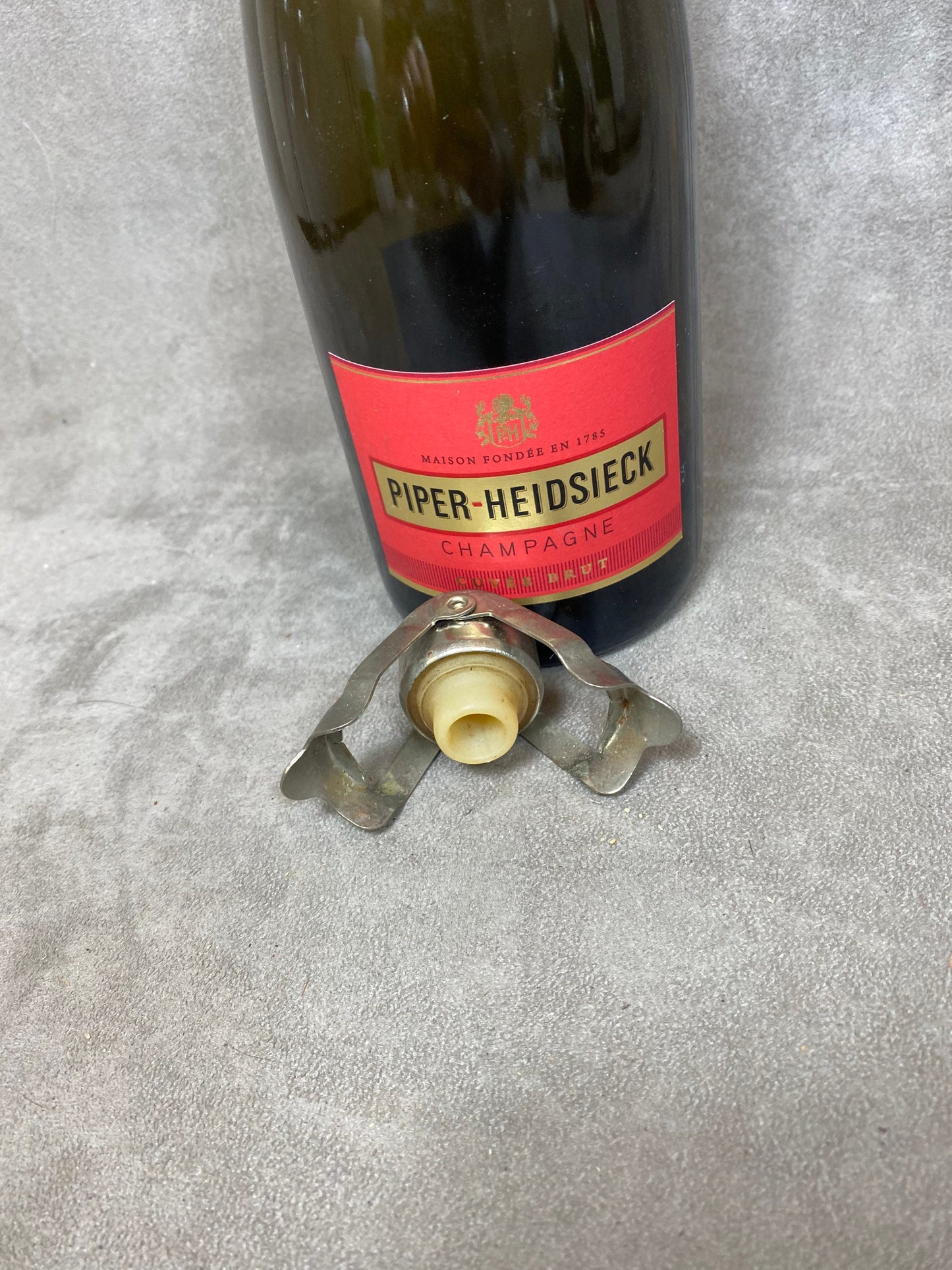 Champagne Piper metal stopper for opened champagne bottles