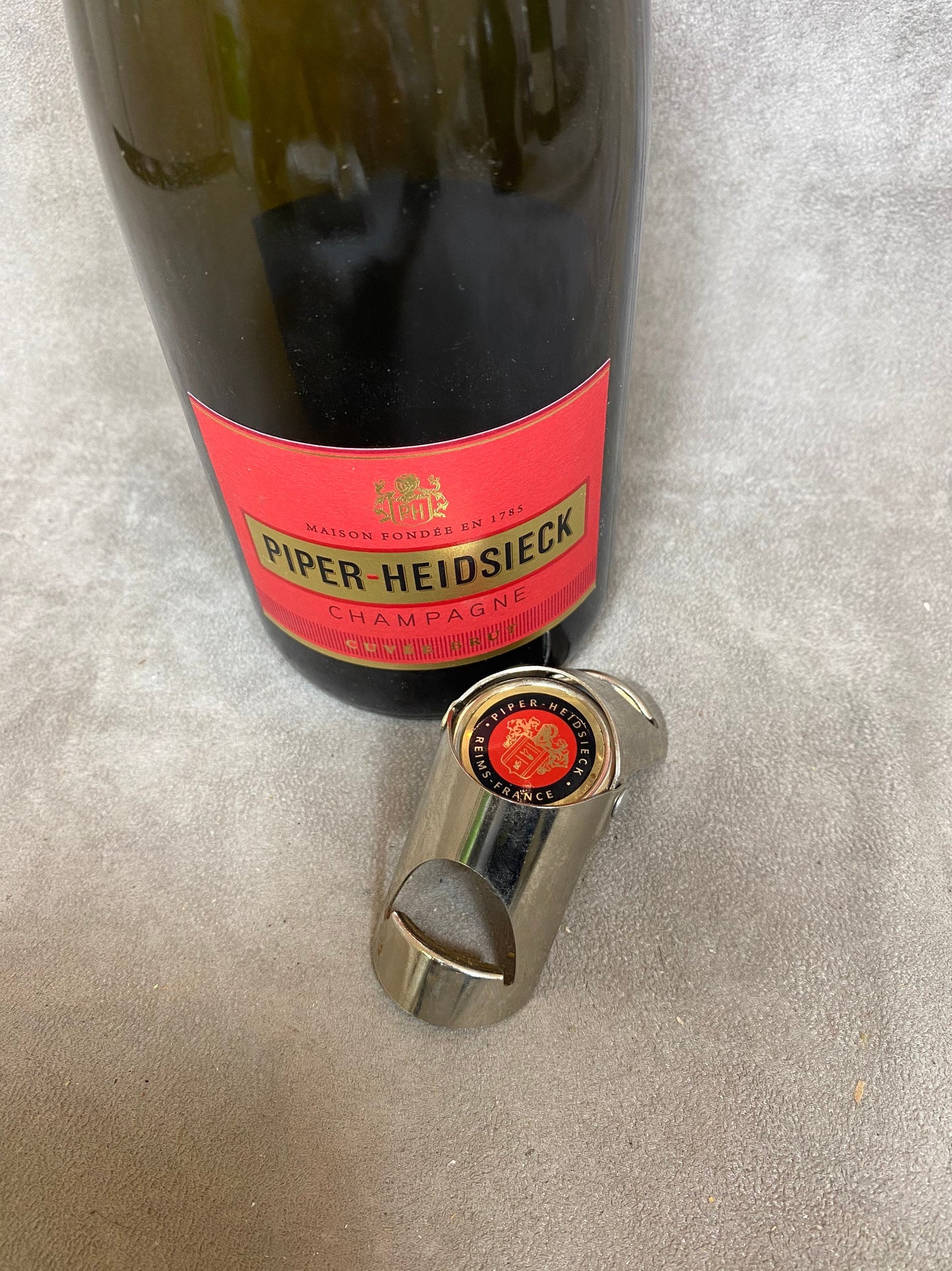 Champagne Piper metal stopper for opened champagne bottles