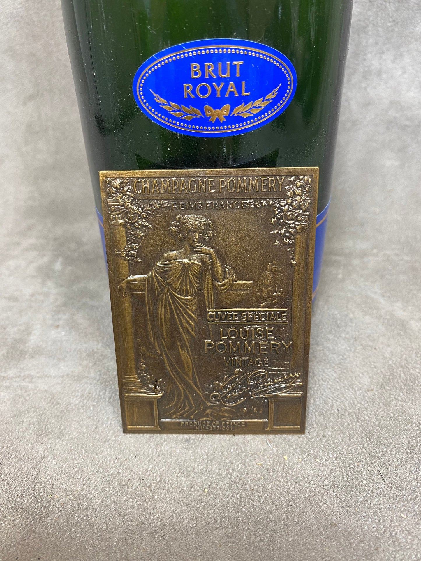 RARE Magnet Pommery Cuvée Louise vintage Années 1950