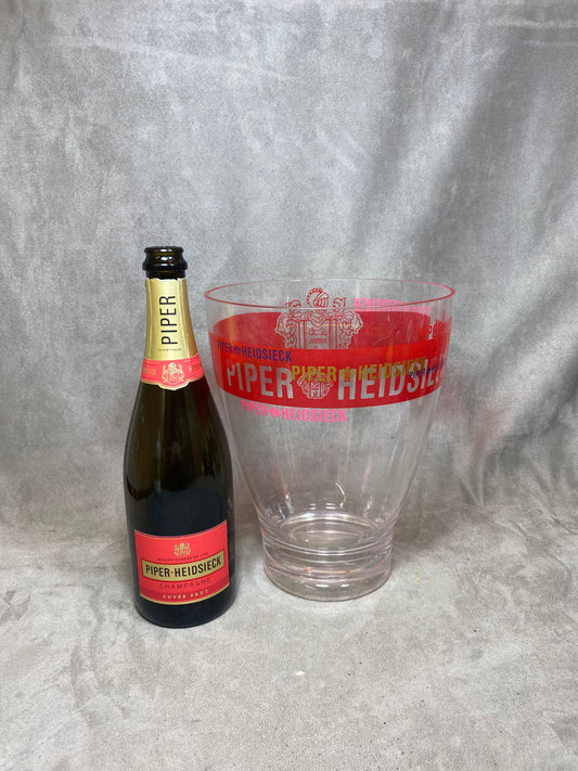 Seau à champagne en en plastique rouge transparent vintage Piper-Heidsieck  Années 1980