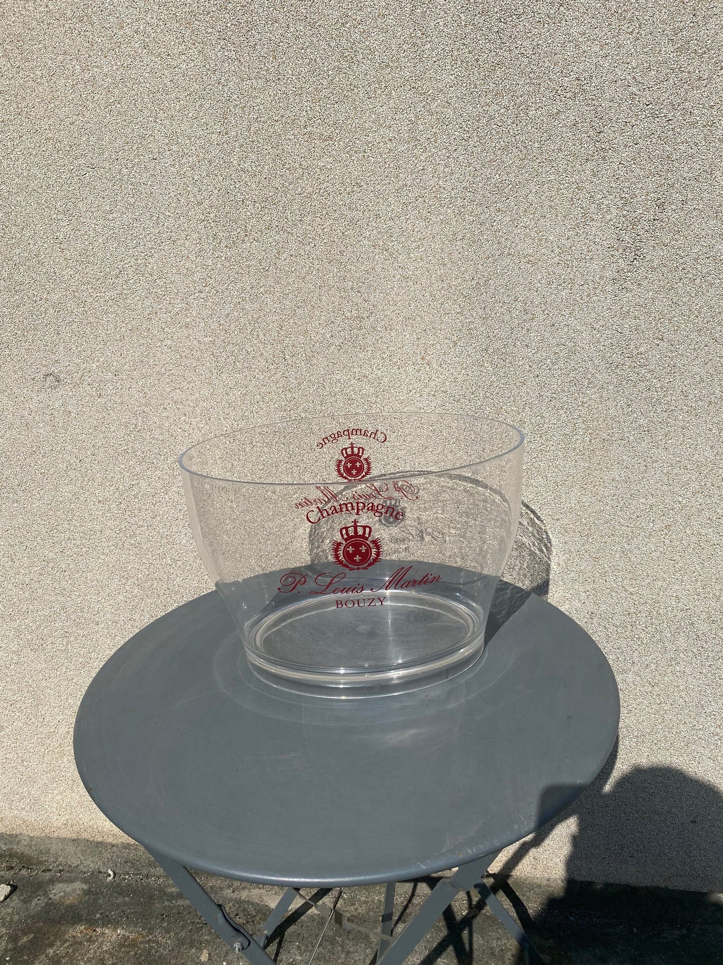 Vasque à champagne P. Louis Martin à Bouzy en france plastique transparent Made in Italy  Années 1980