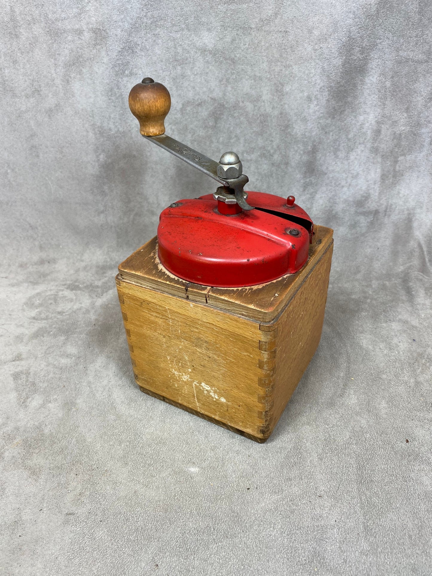 Peugeot Frères red sheet metal and wood coffee grinder EX model dated between 1947 and 1960 Shabby chic Made in France