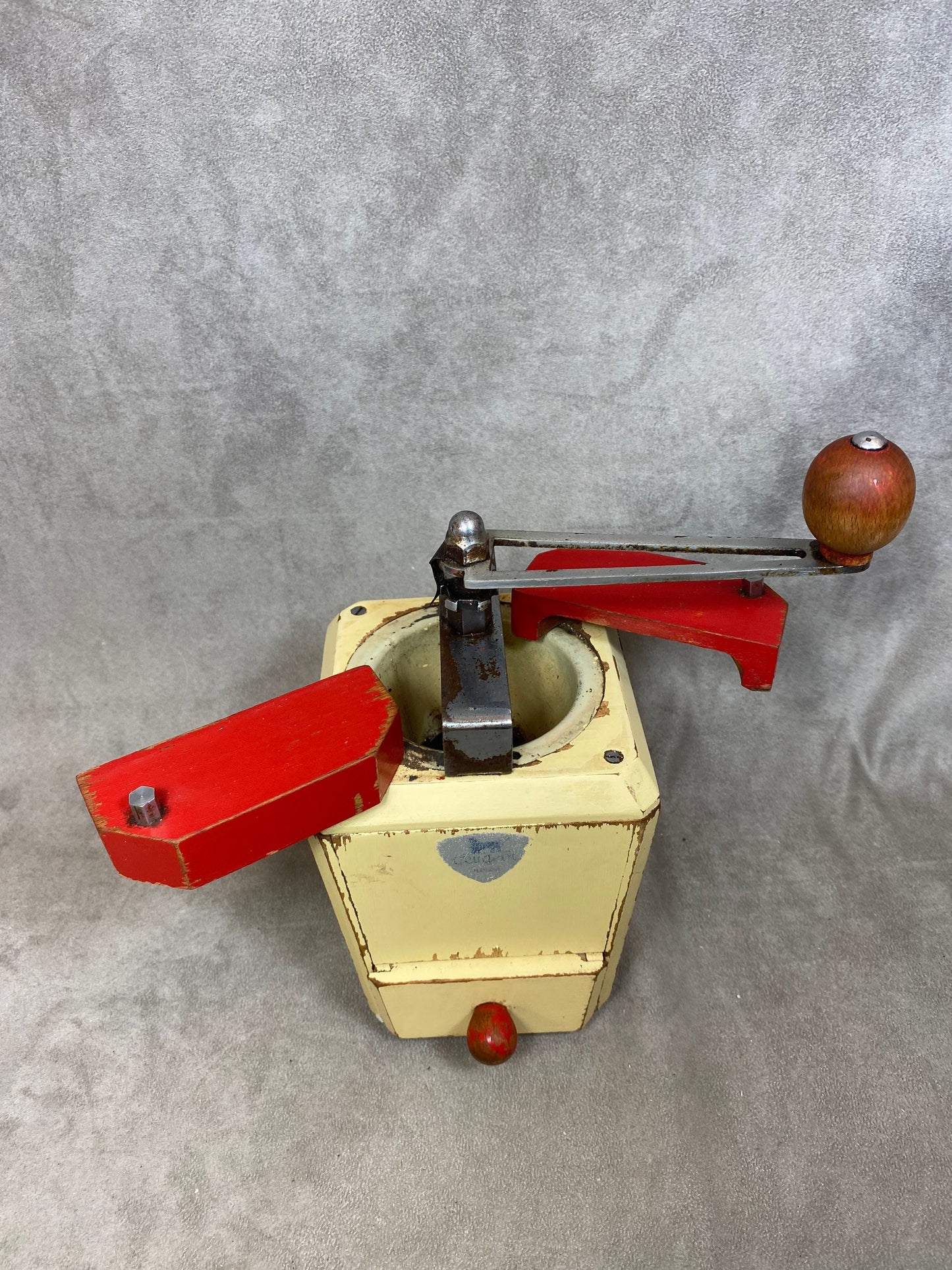 VERY RARE Red sheet metal and wood coffee grinder Peugeot Frères model RIC dated between 1930 Shabby chic Made in France