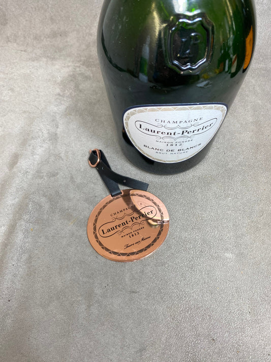 Etiquette à bagage en métal Laurent-Perrier champagne vintage Made in France Années 1980