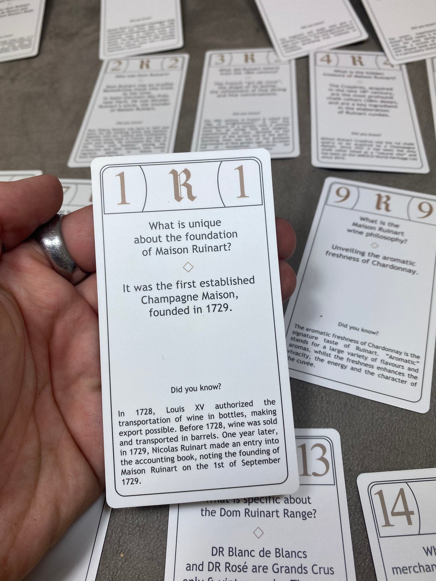 RARE Jeu de cartes de tarot complet champagne Ruinart avec des cartes de questionnaire sur le champagne et la marque Ruinart Années 1990