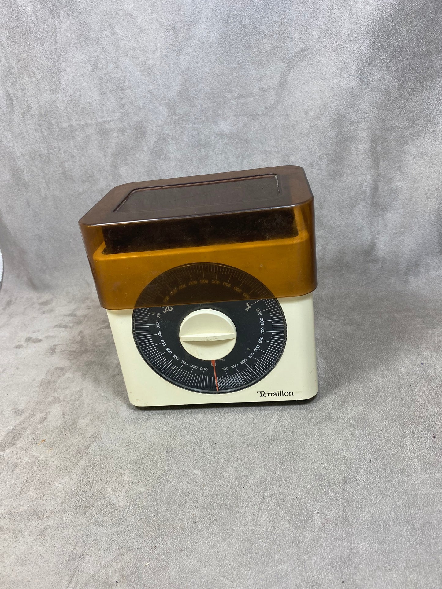 Terraillon beige scale with vintage green numbers 3 kg scale Made in France