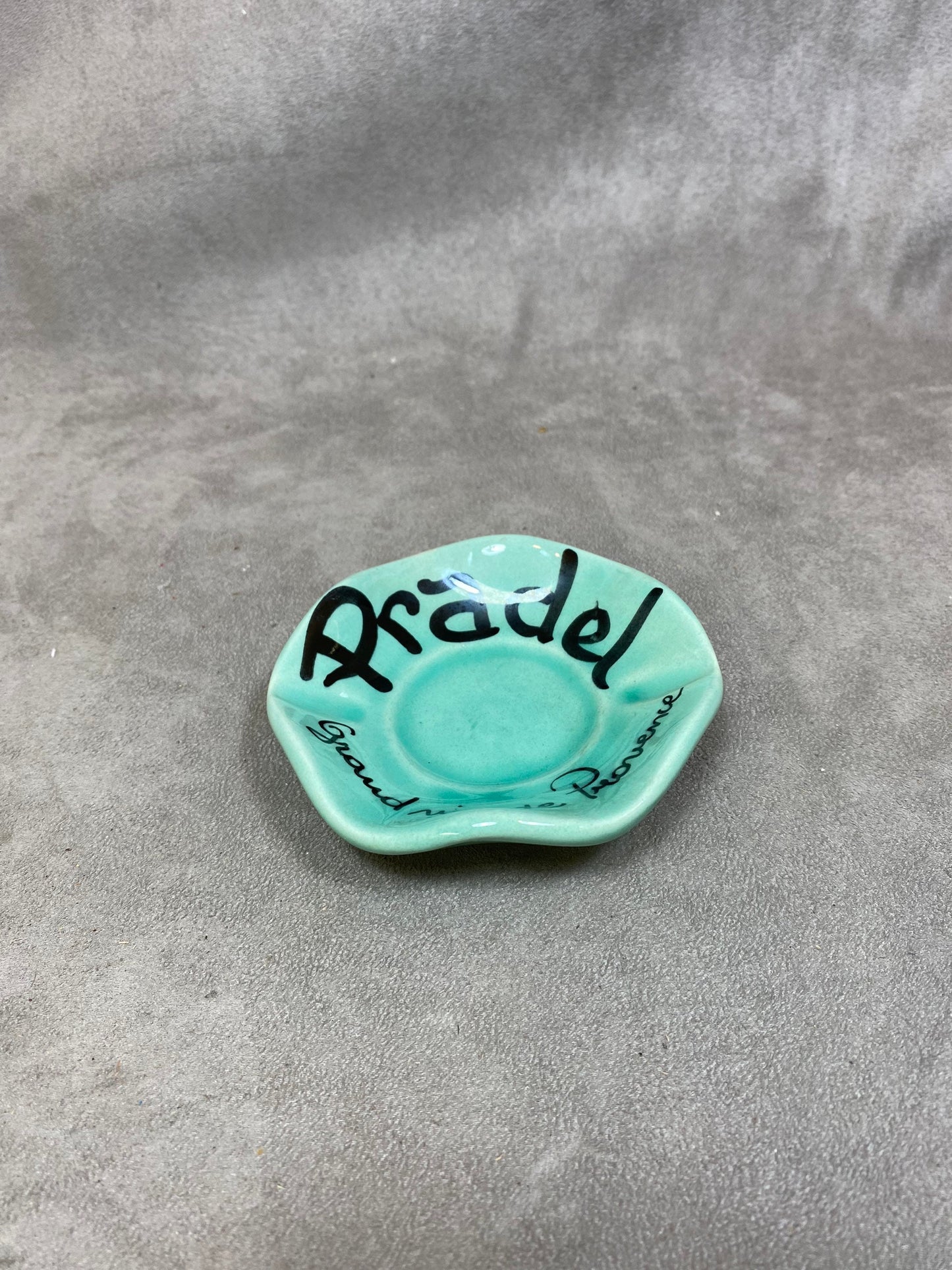 Pradel earthenware advertising ashtray, great Provence wine, made in France, vintage 1980