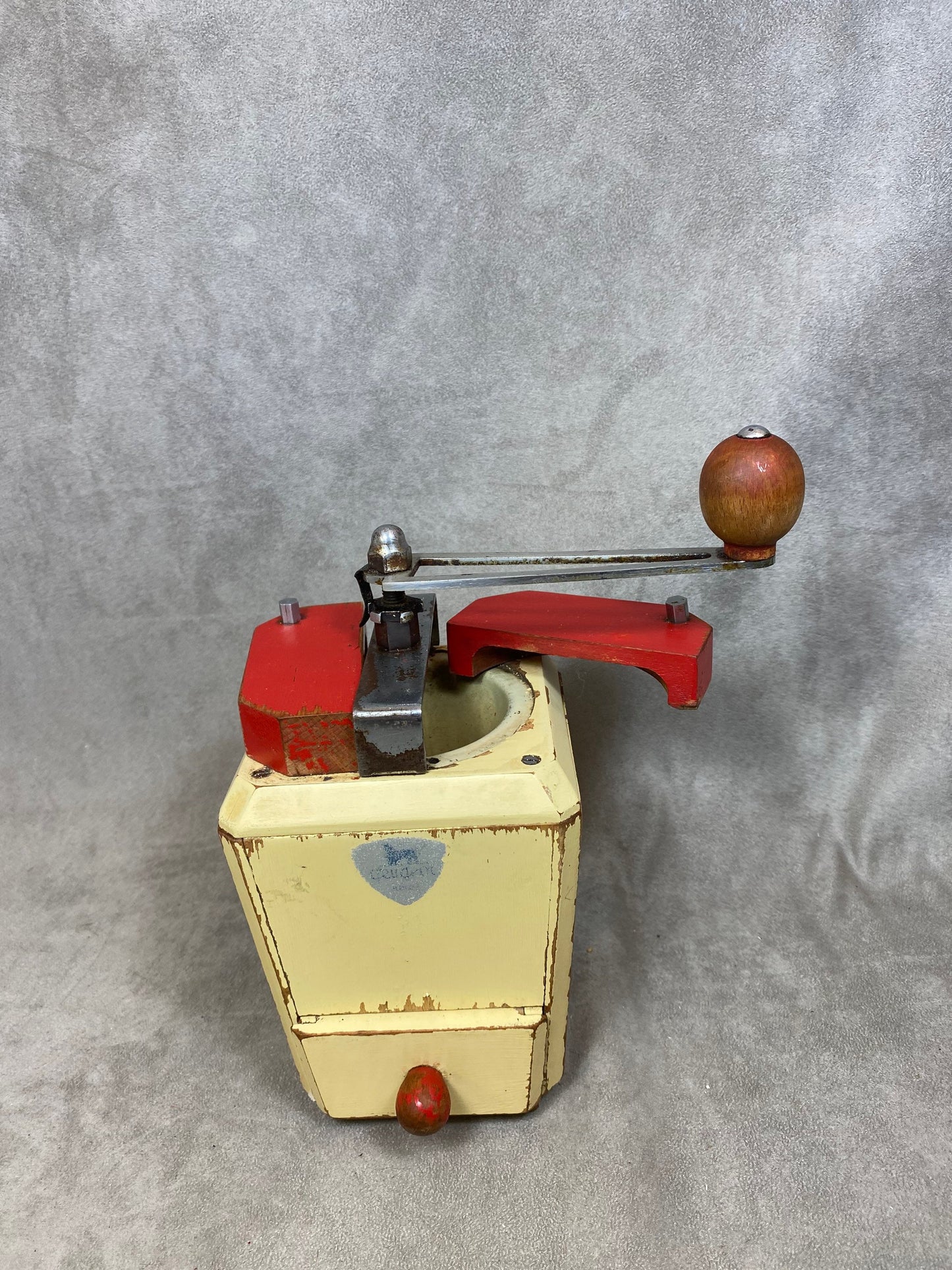 VERY RARE Red sheet metal and wood coffee grinder Peugeot Frères model RIC dated between 1930 Shabby chic Made in France