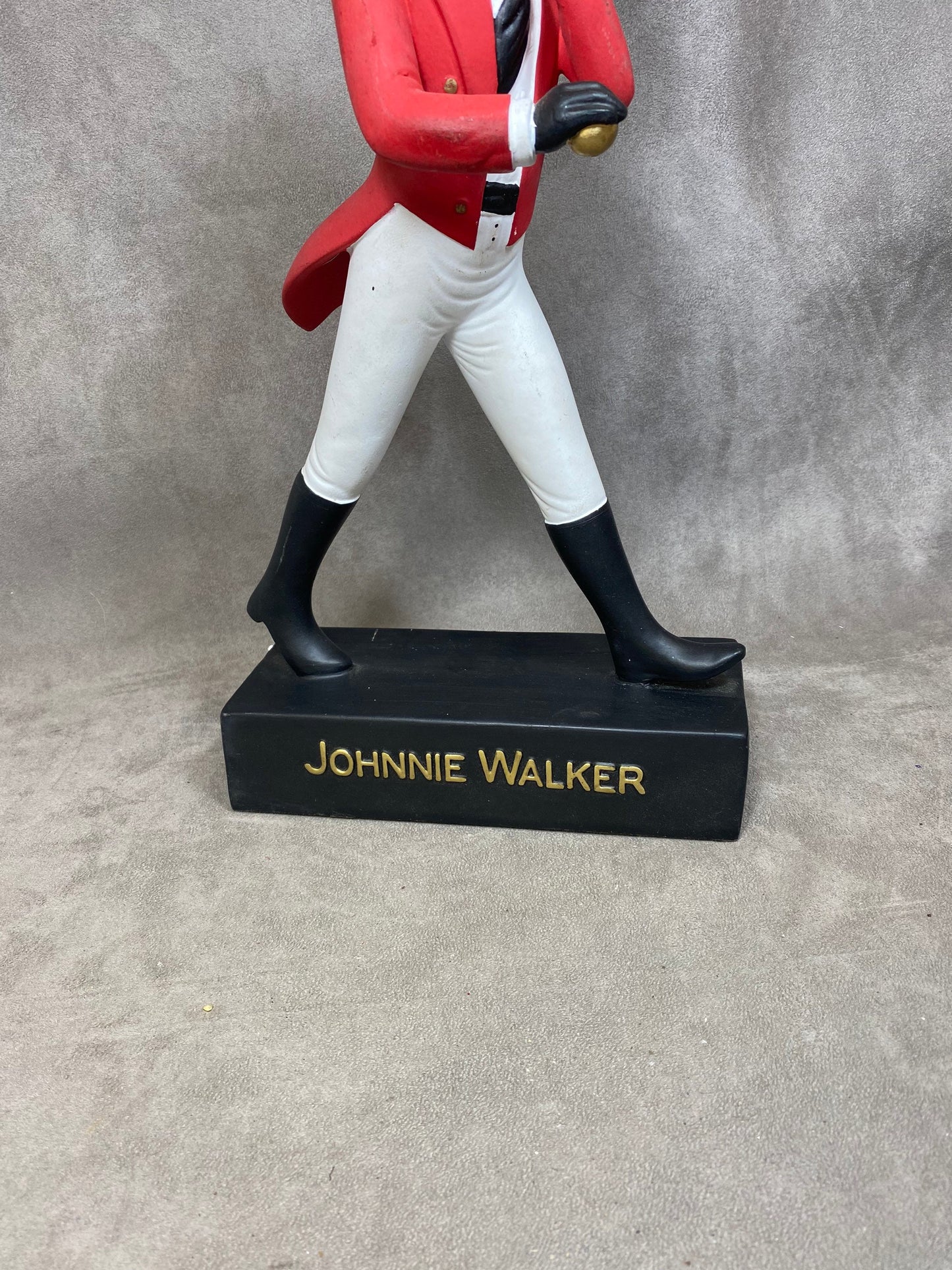 RARE Johnnie Walker Striding Man Figurine en plâtre vintage 1970