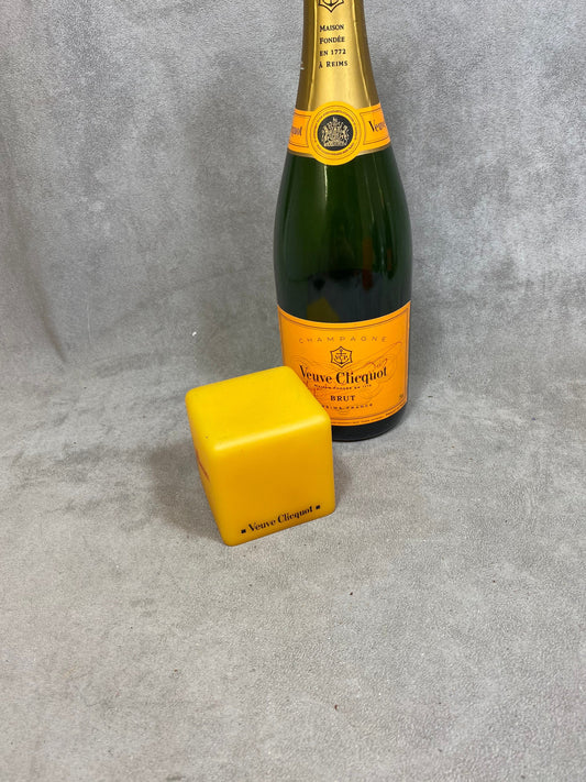 Lampe cube lumineux Veuve Clicquot Ponsardin spécial Halloween "Yelloween" Années 1990