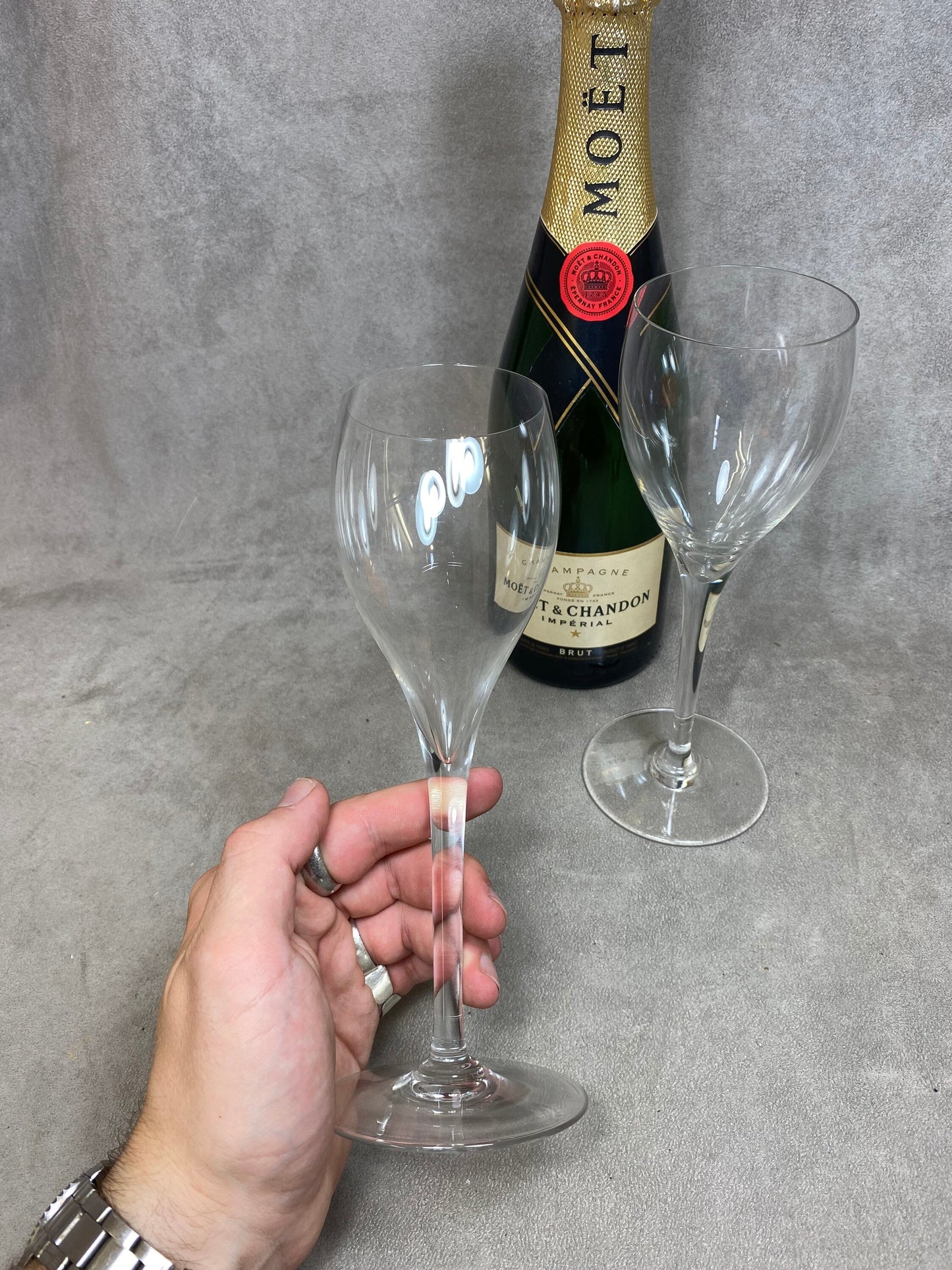 BACCARAT SEHR SELTEN Set mit 2 wunderschönen Baccarat-Champagnerflöten aus französischem Vintage-Kristall. Hergestellt in Frankreich.