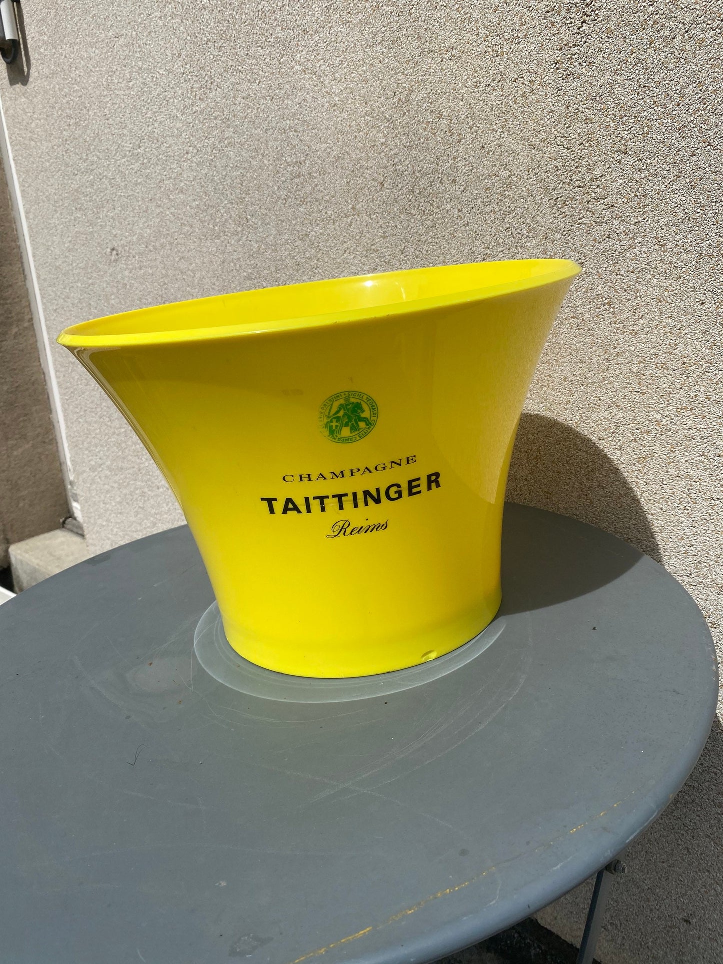 RARE Seau vasque à champagne Taittinger en plastique jaune pour la coupe du monde 2014 vintage Made in France