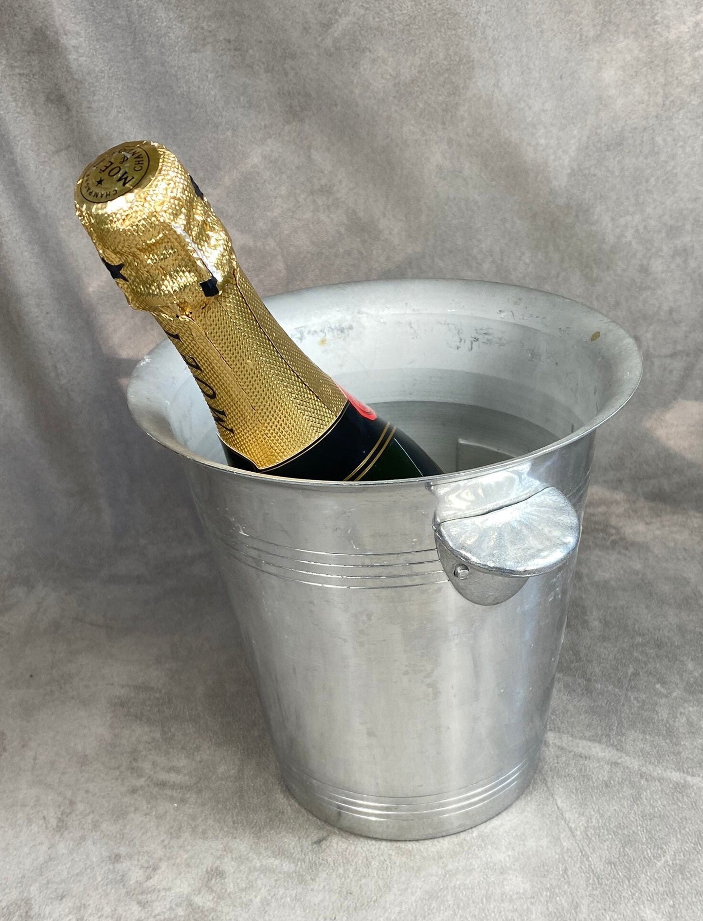 Seau à Champagne en aluminium Champagne Théophile Roederer vintage   Années 1960