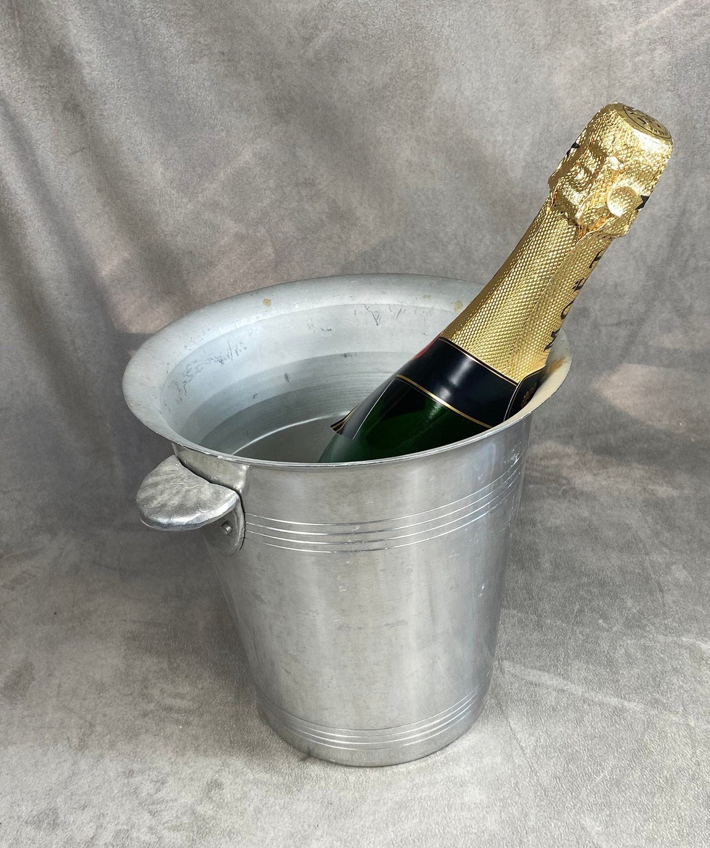 Seau à Champagne en aluminium Champagne Théophile Roederer vintage   Années 1960