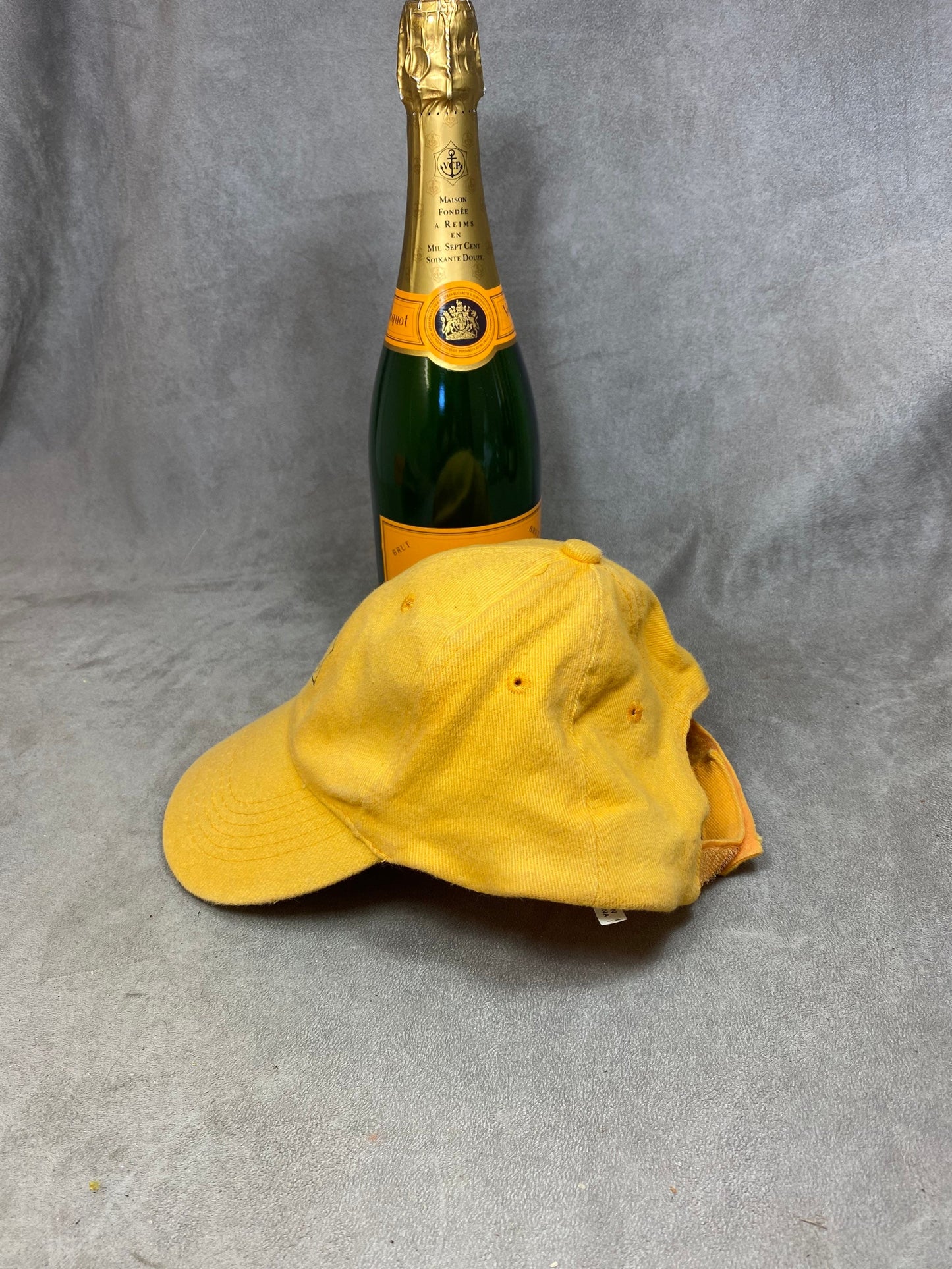 RARE Casquette collector vintage en coton orange Champagne Veuve Clicquot