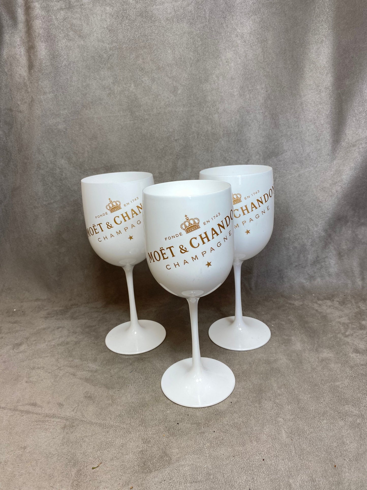 RARE Set of 3 XXL Flutes in white and gold plexiglass Moët &amp; Chandon