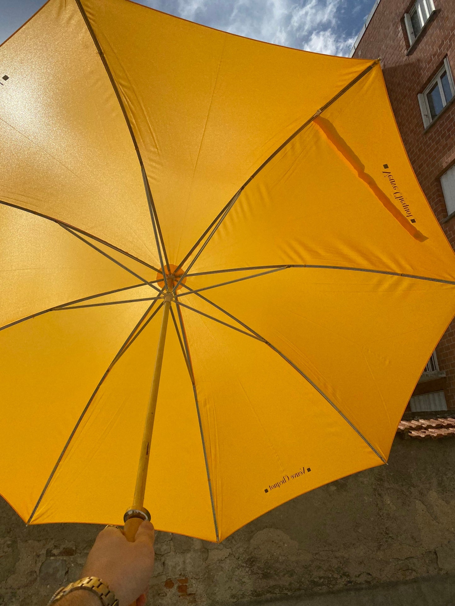 RARE Parapluie Veuve Clicquot en polyester orange vintage Made in France