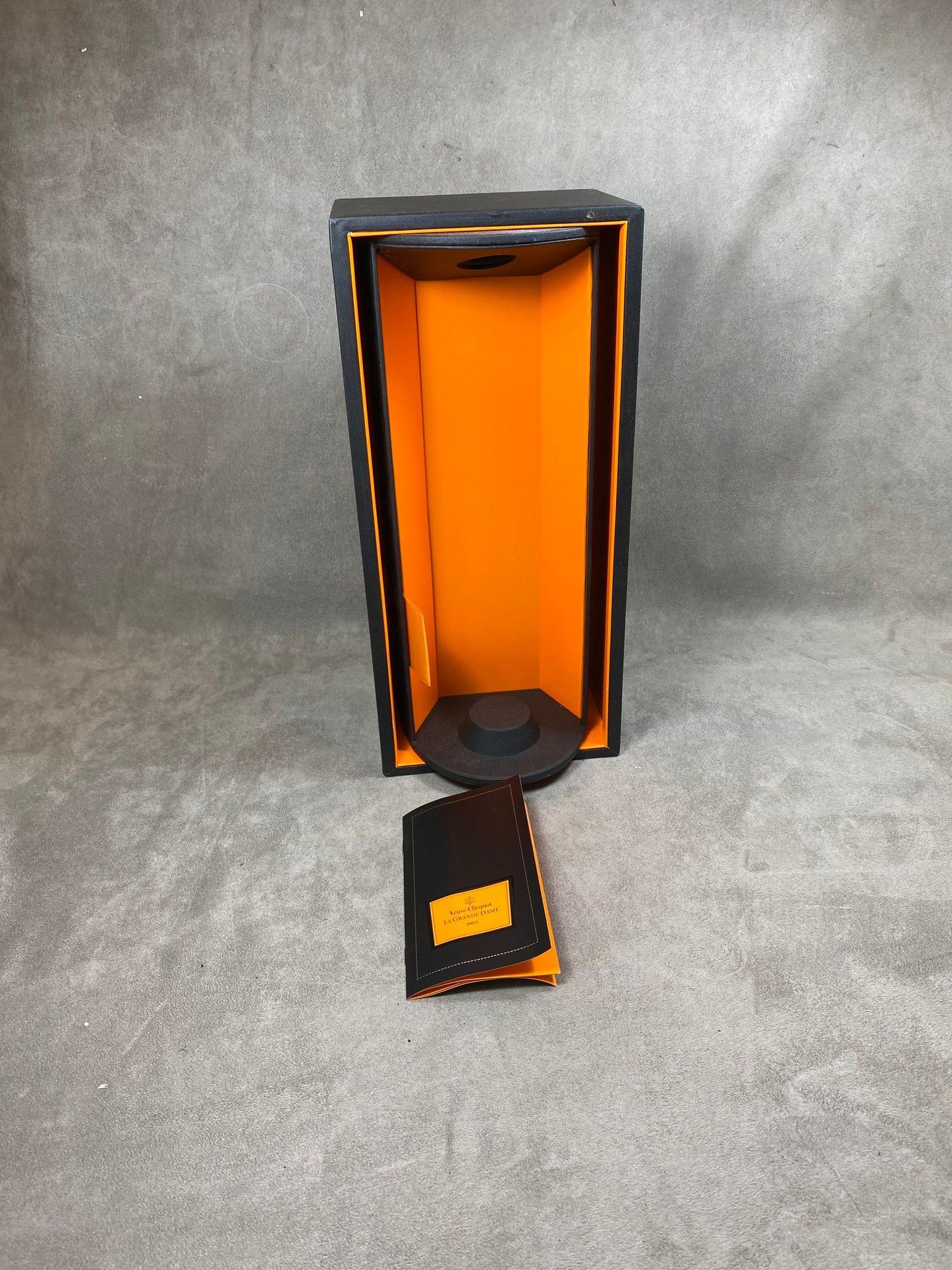 Veuve Clicquot schwarzer Flaschenhalter La Grande Dame Clicquot 2006er