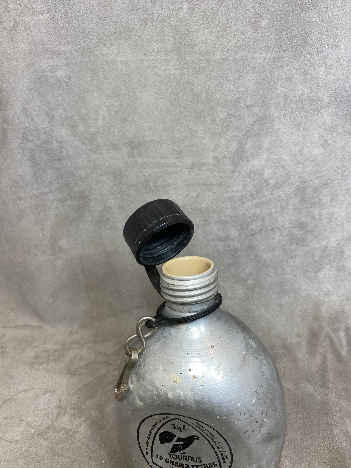 Le Grand Tétras aluminum bottle with vintage mechanical cap, capacity 0.5 liters, Made in France
