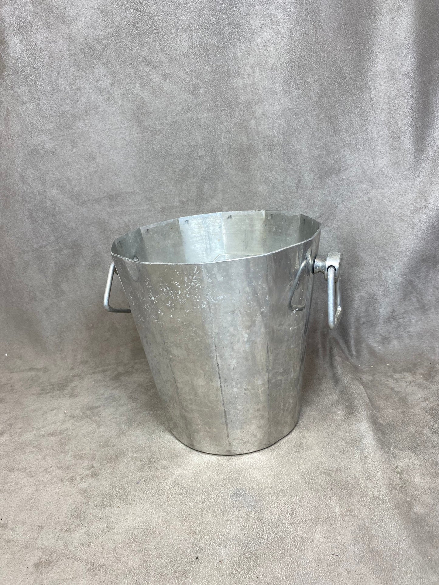 Seau à Champagne De Venoge en métal modèle Art Déco vintage Made in France  Années 1970