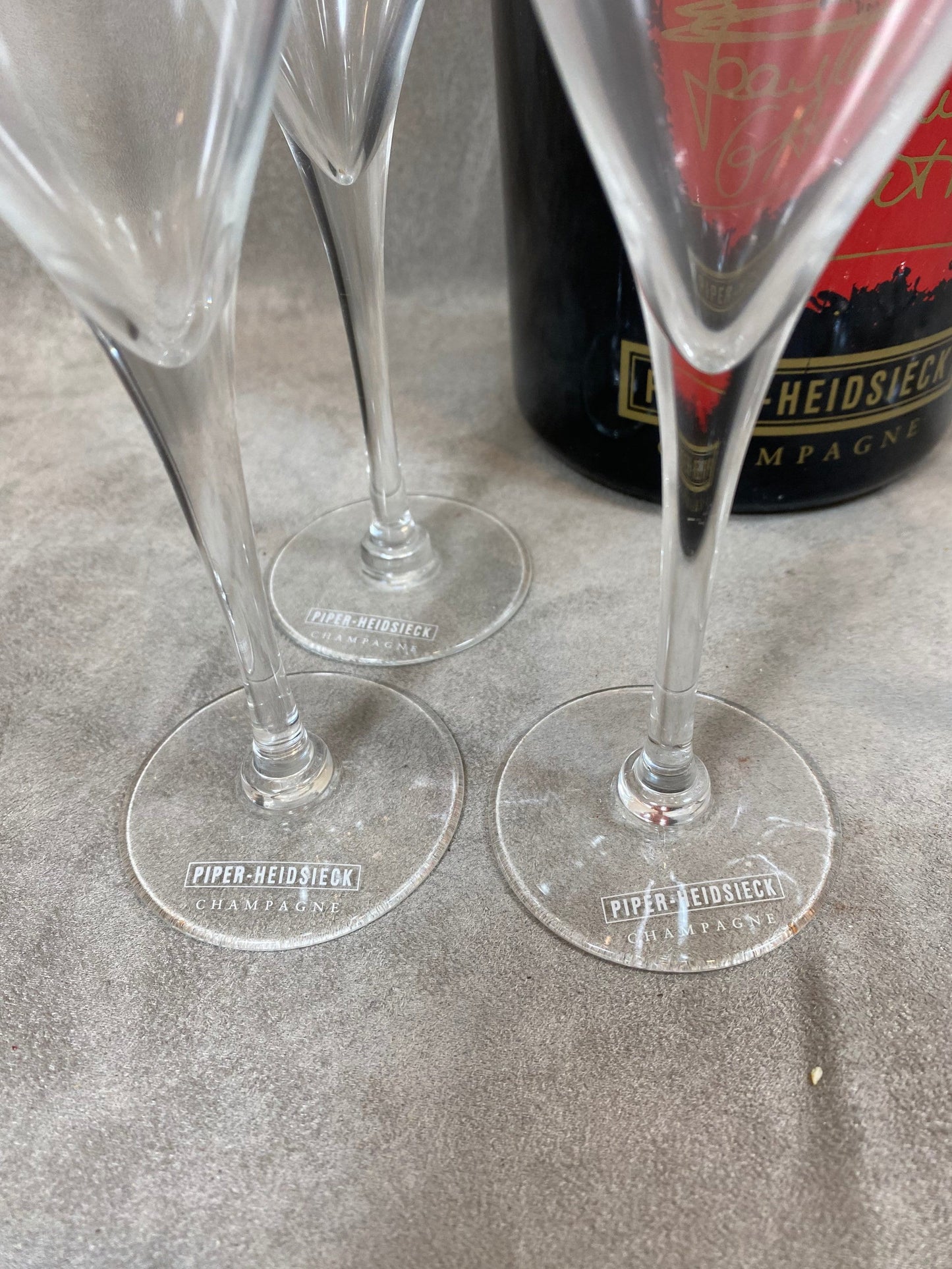 SELTENES Set von 6 Piper-Heidsieck Kristall Champagnerflöten von Jean Paul Gaultier Reims 1990er Jahre