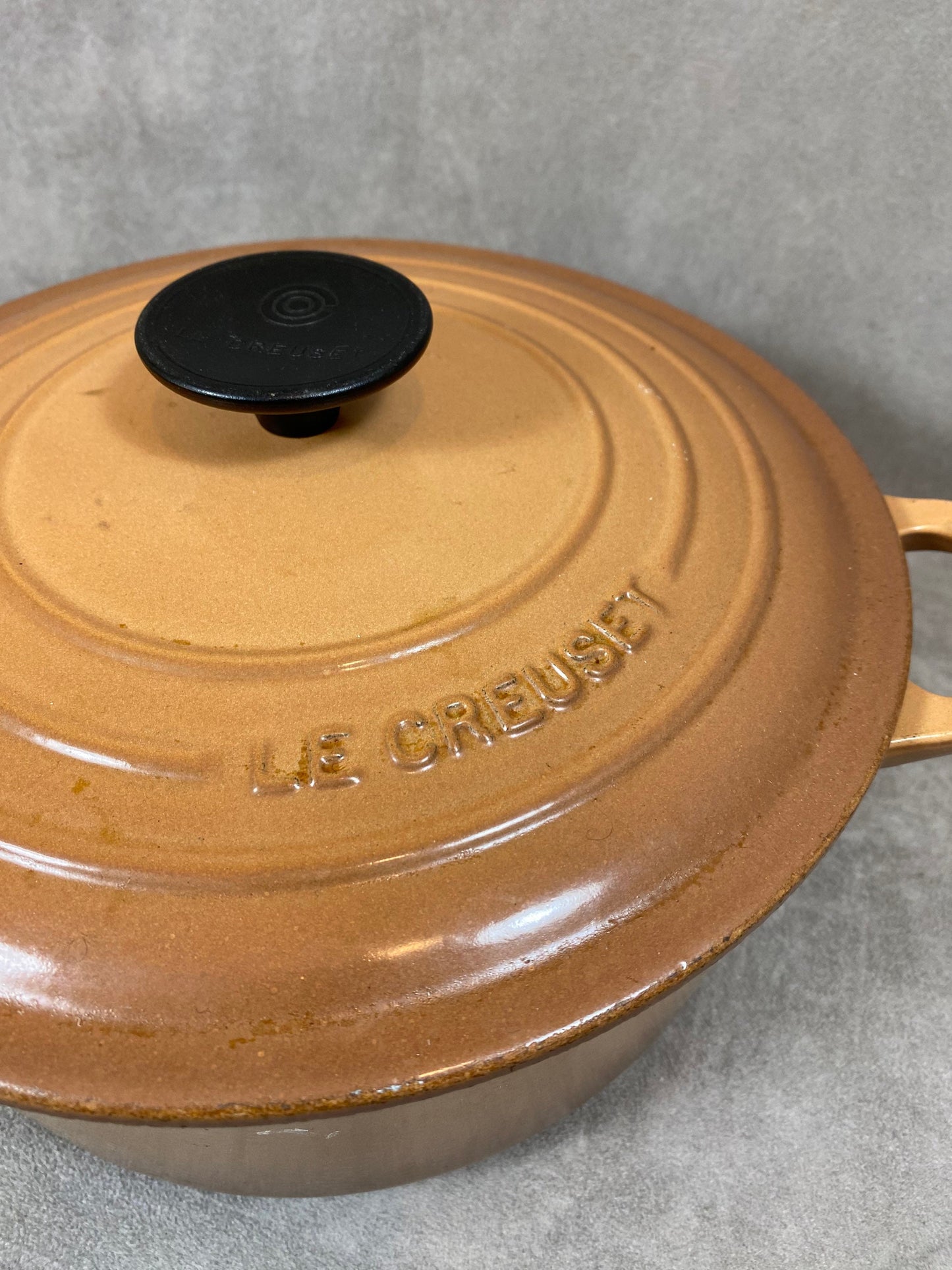 Vintage Le Creuset Cousance Braune Auflaufform aus Gusseisen, hergestellt in Frankreich, 1980er Jahre