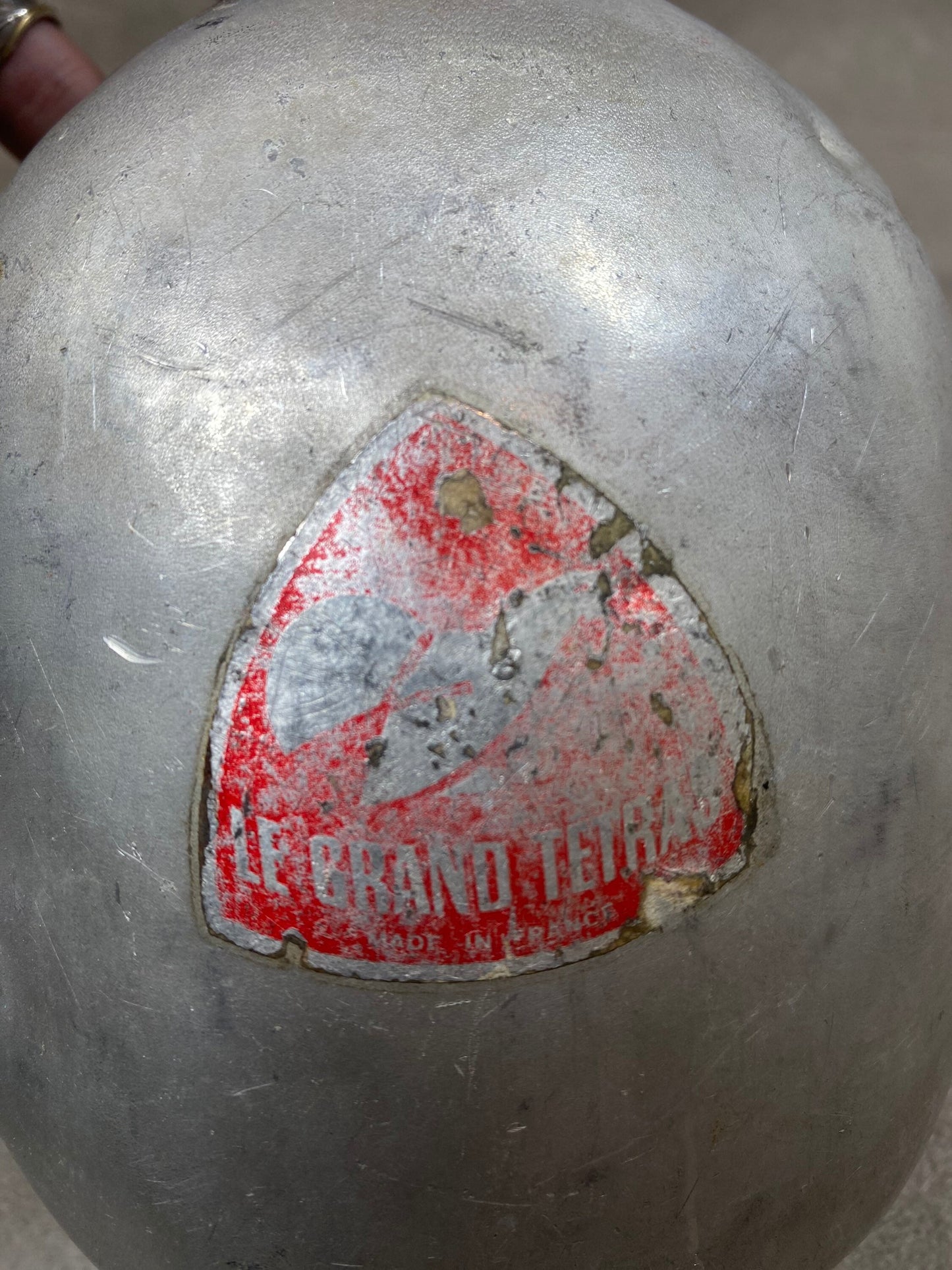 Le Grand Tétras aluminum bottle with vintage mechanical cap, capacity 0.5 liters, Made in France