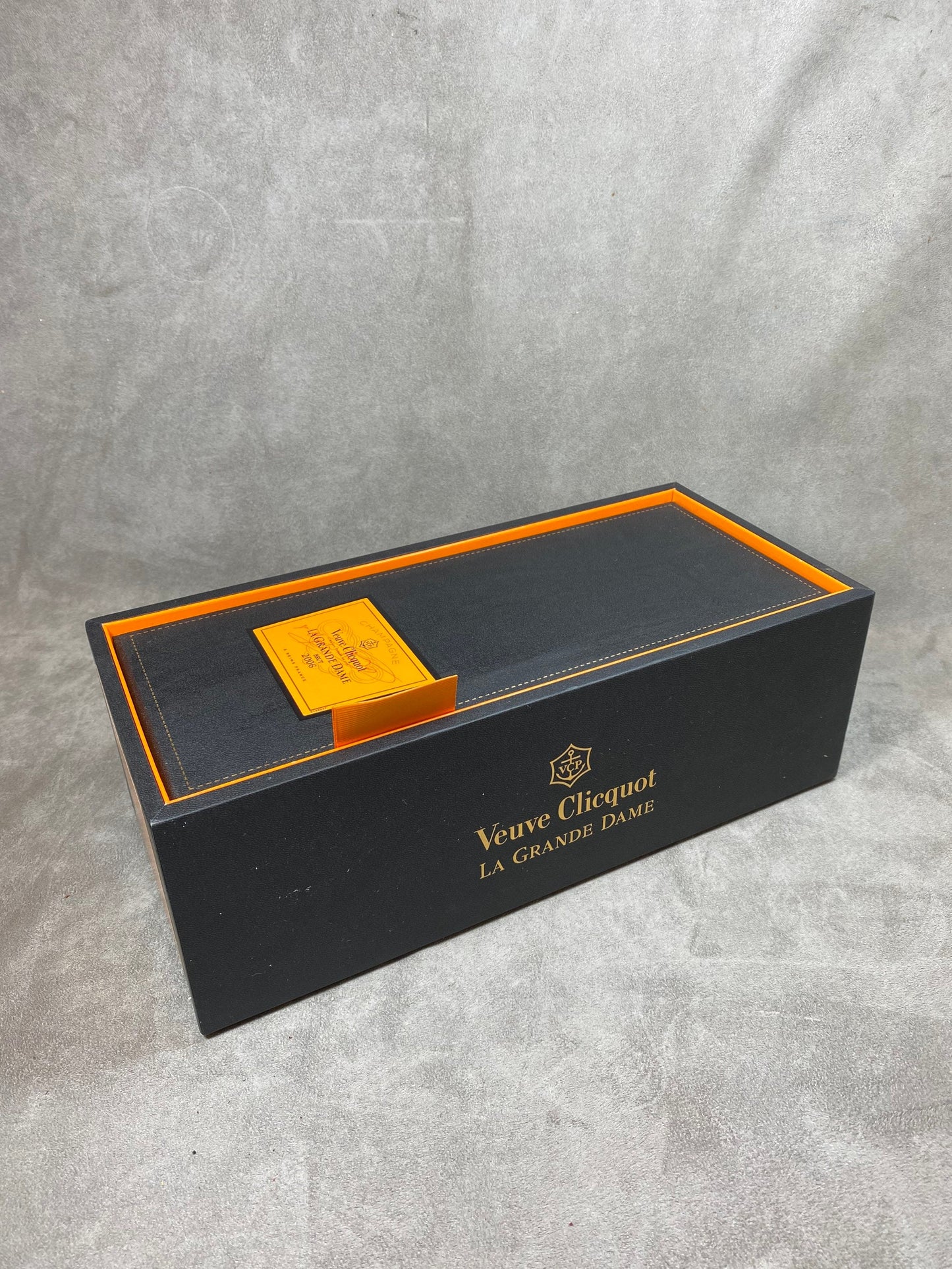 Veuve Clicquot schwarzer Flaschenhalter La Grande Dame Clicquot 2006er