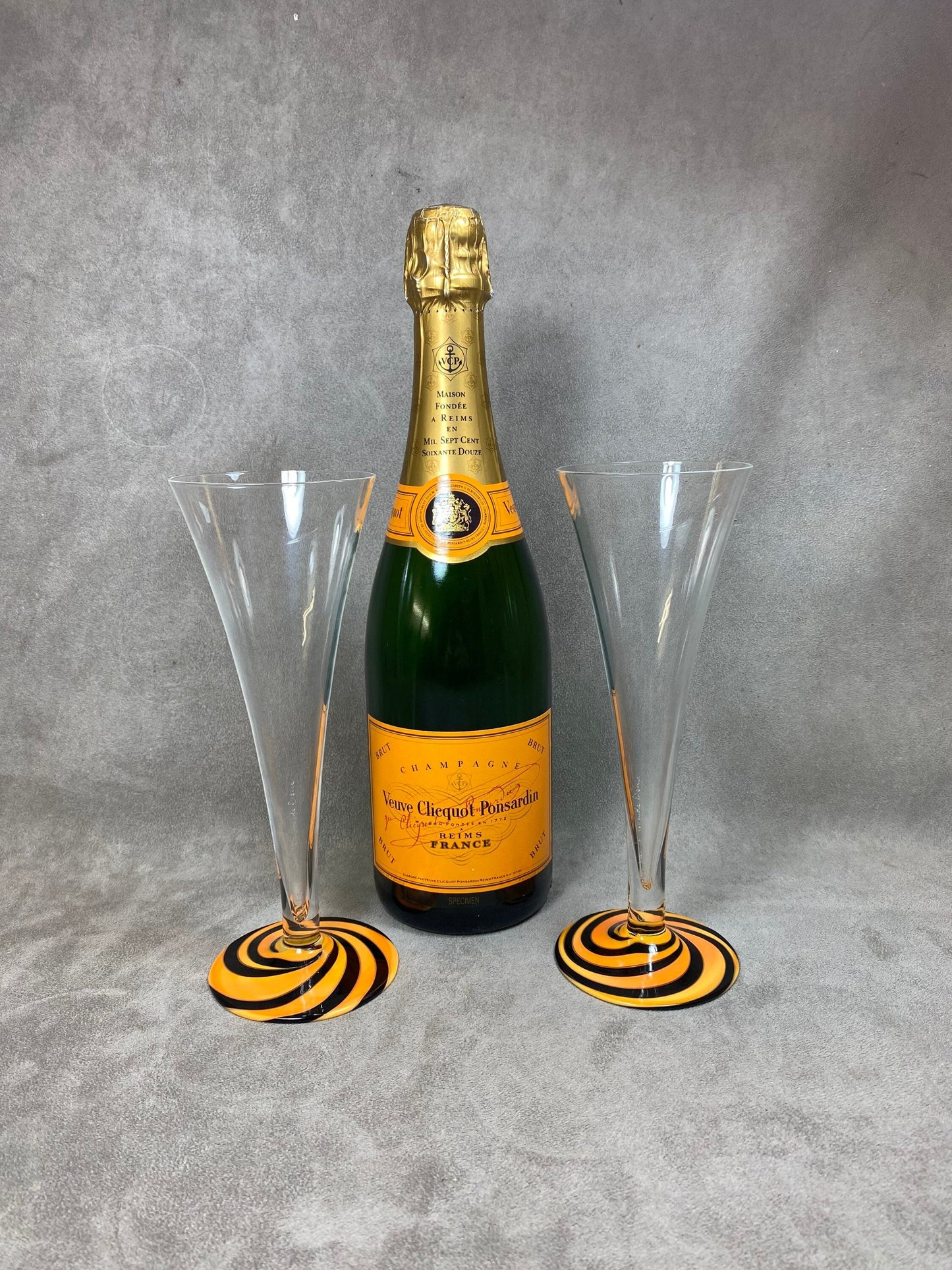 VERY RARE Veuve Clicquot 2 Magnifique Flûtes à champagne La Grande Dame en verre Murano fait main par Carlo Moretti  Made in Italy