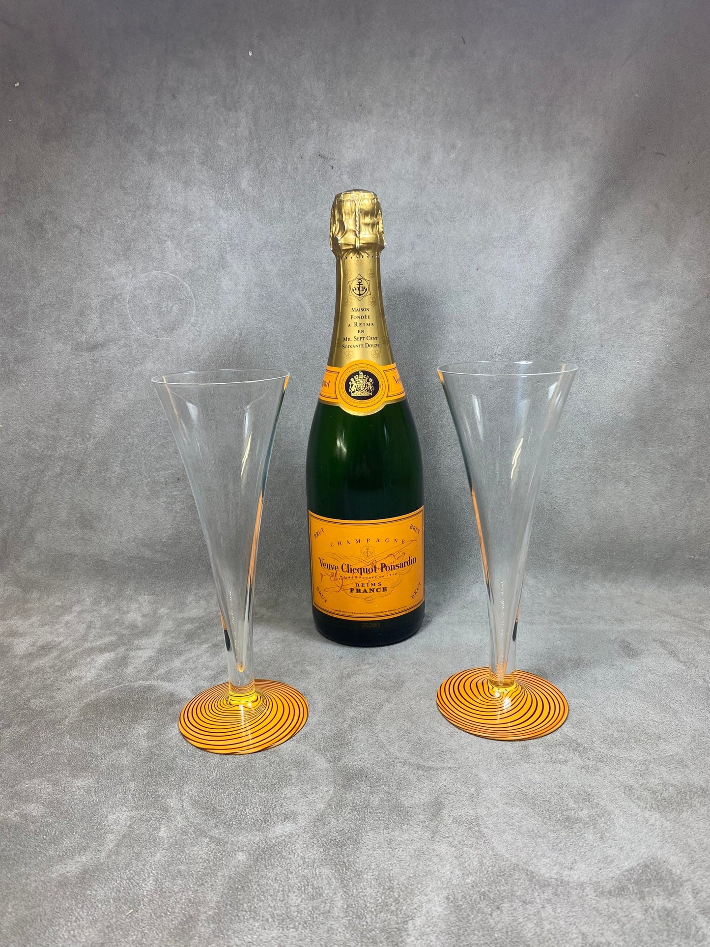 VERY RARE Veuve Clicquot 2 Magnifique Flûtes à champagne La Grande Dame en verre Murano fait main par Carlo Moretti  Made in Italy