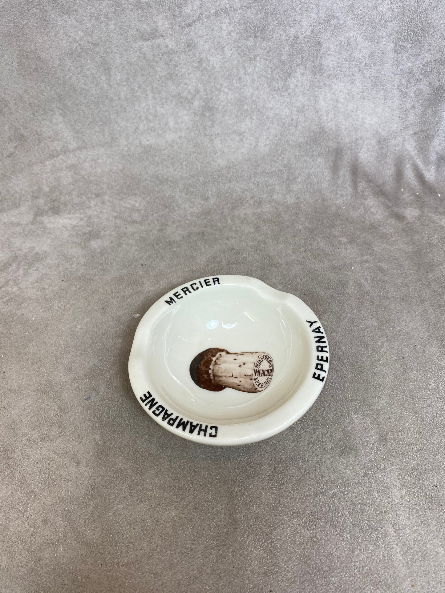 RARE Cendrier en porcelaine vintage Champagne Mercier Epernay