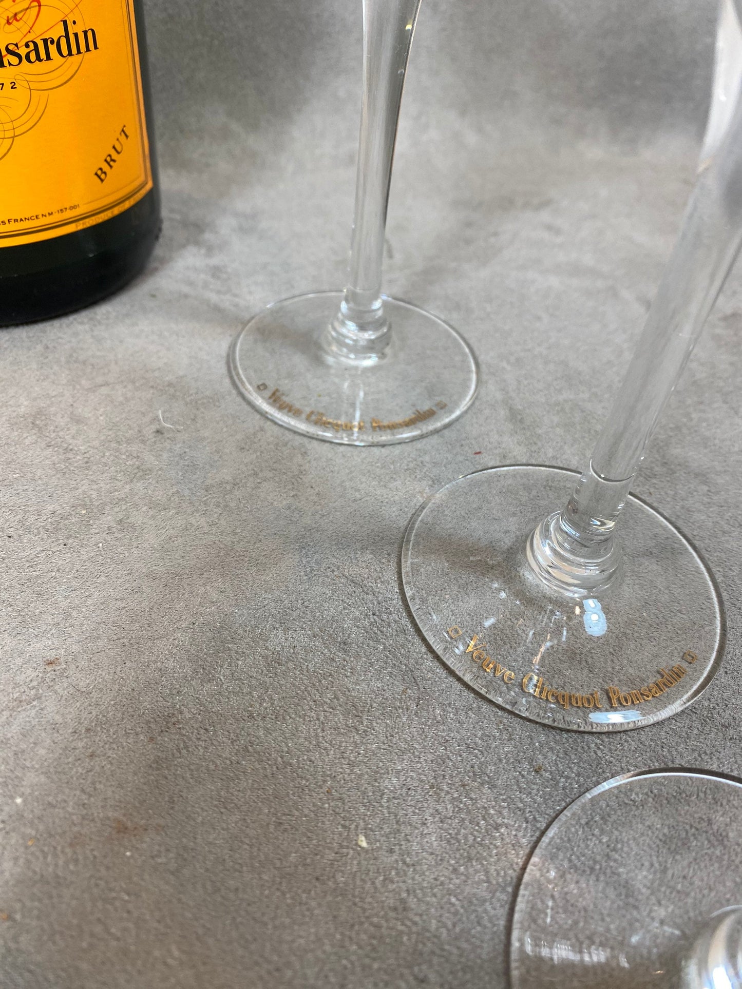 SELTENE 6 Veuve Clicquot Flöten. Das authentische Vintage-mundgeblasene Glas, hergestellt in Frankreich