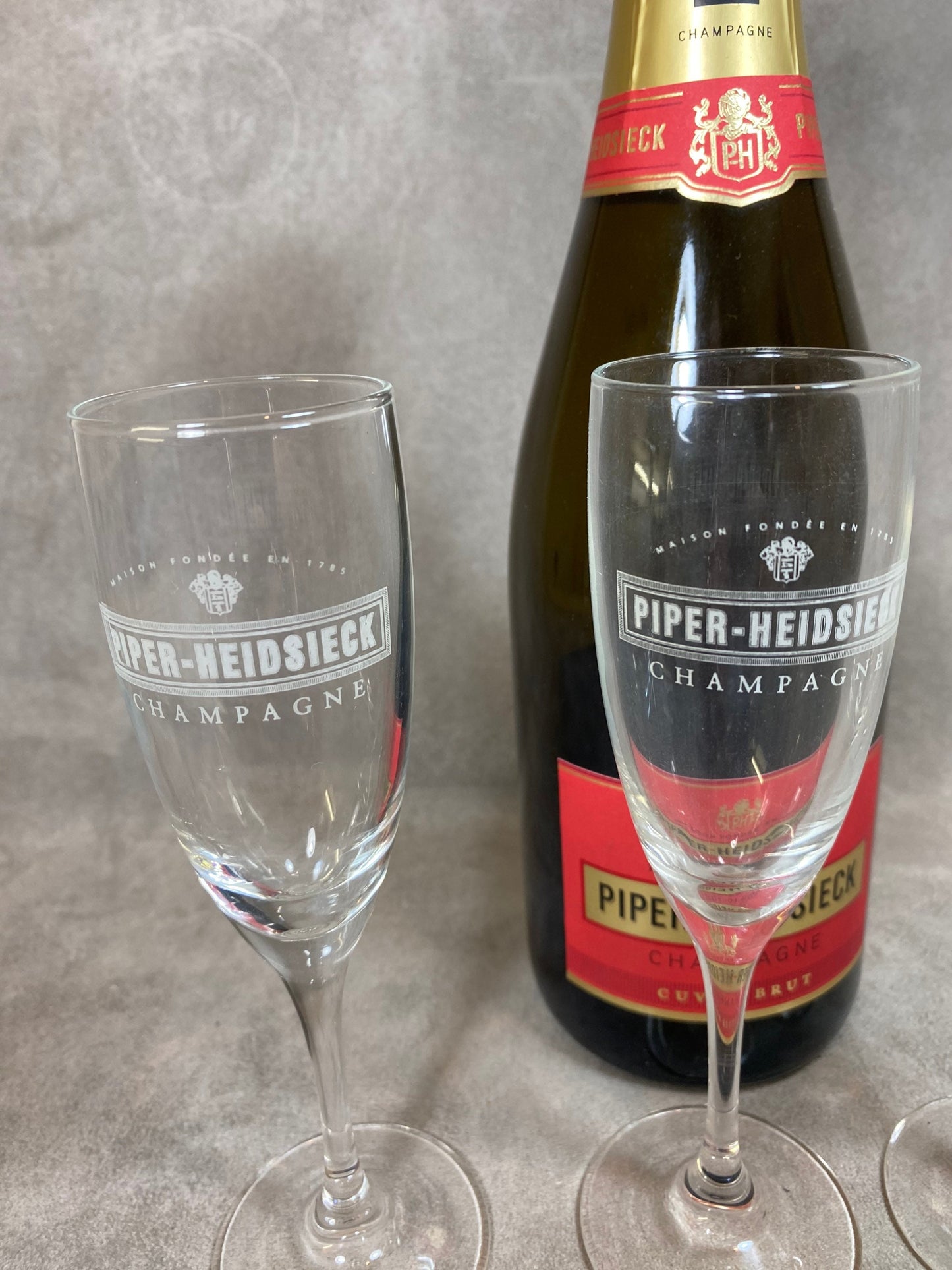 Lot de 3 flûtes à Champagne en verre Piper-Heidsieck Reims Années 1990