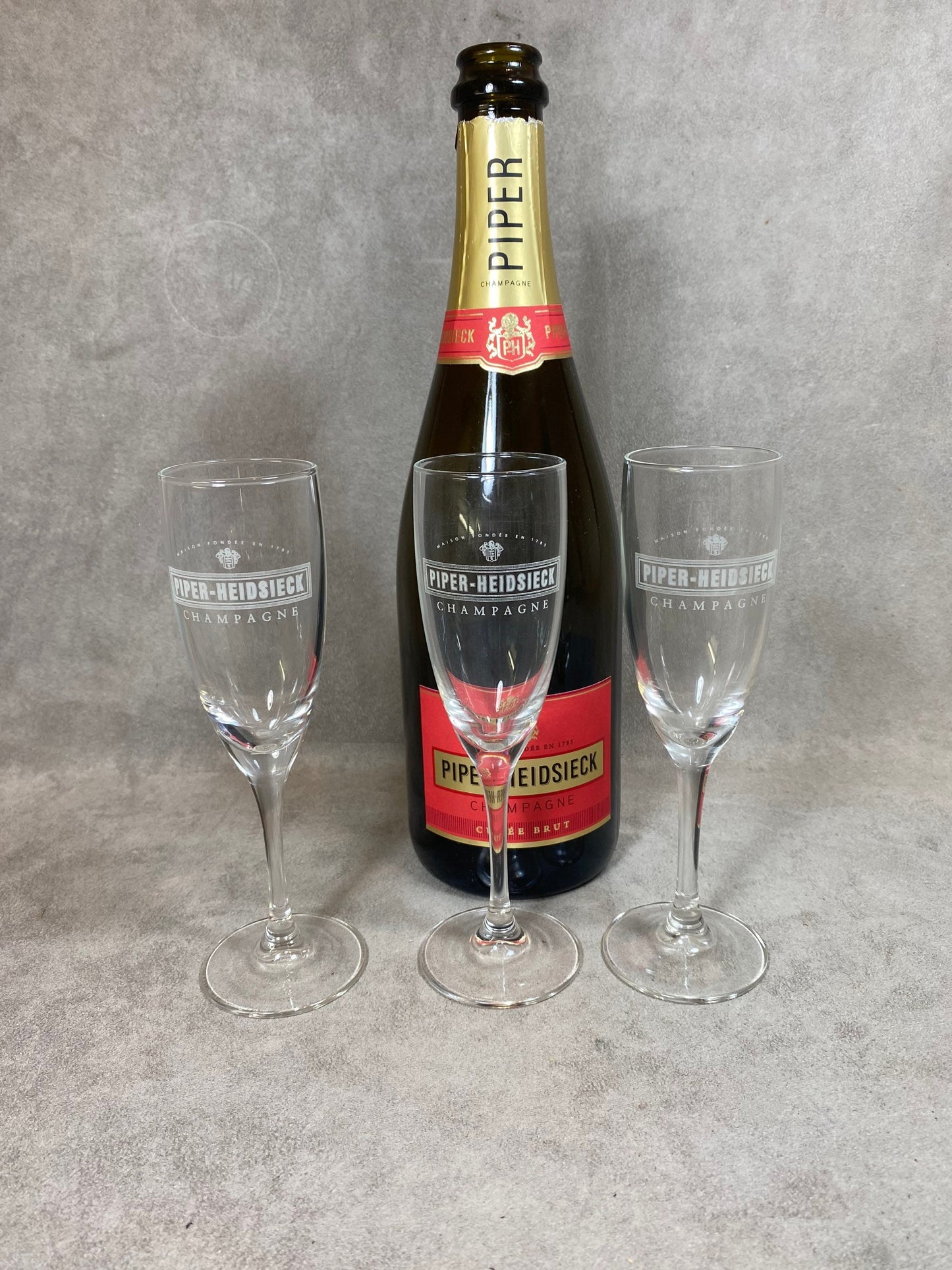 Lot de 3 flûtes à Champagne en verre Piper-Heidsieck Reims Années 1990