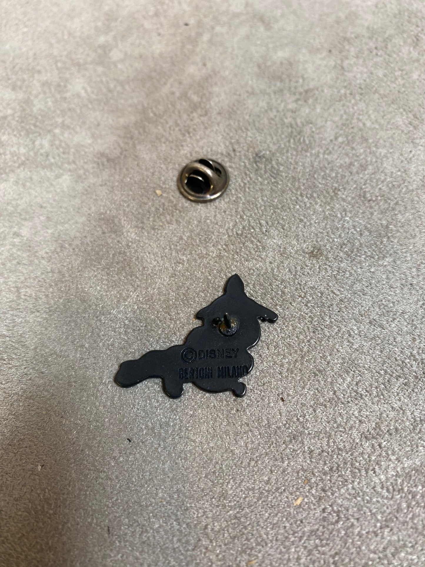 Walt Disney Metal Pin, The Little Mermaid Ursula, Bertoni Milano, Made in Italy, Vintage 1980