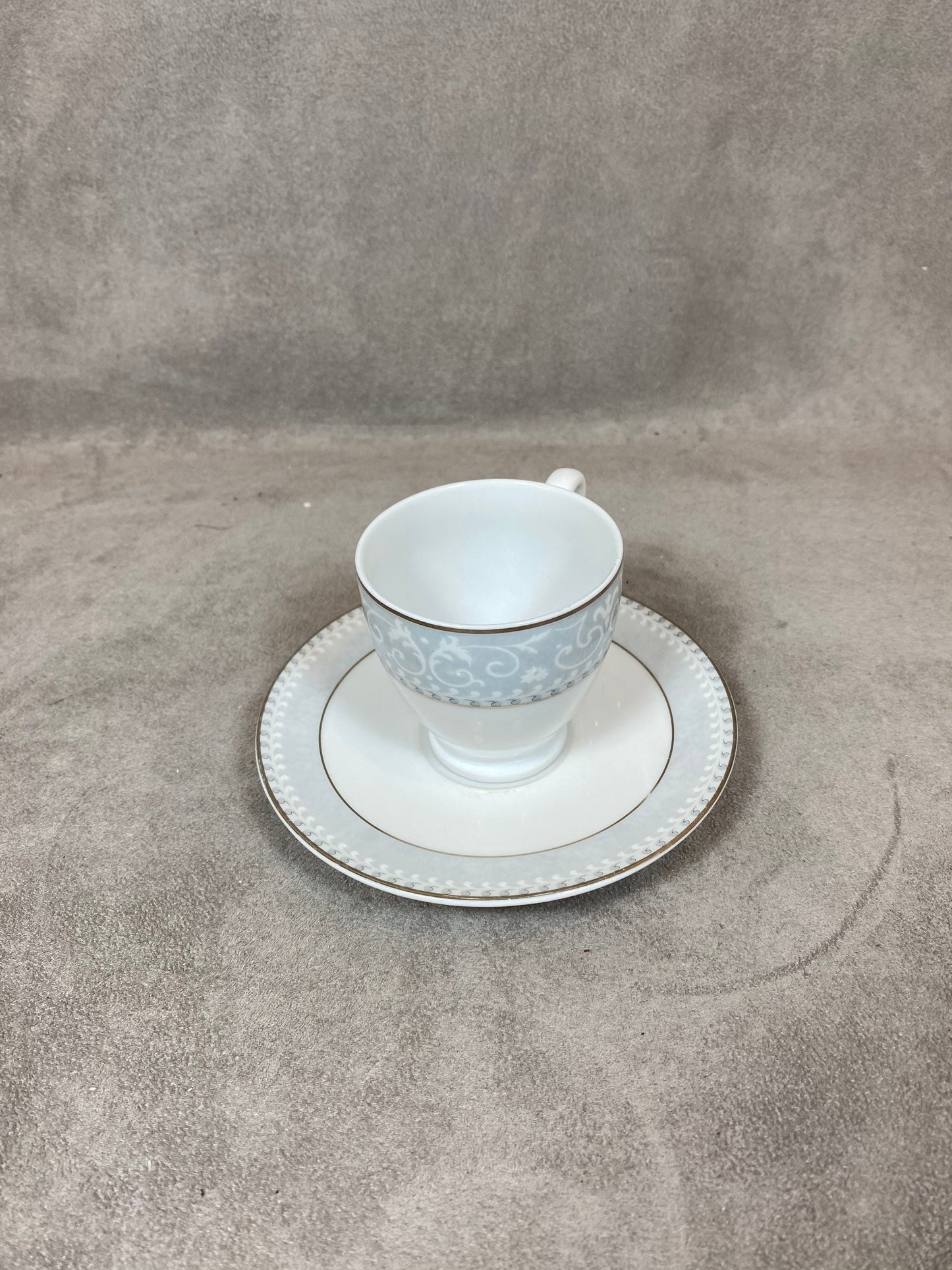 Pretty little coffee cup in Limoges porcelain Guy Degrenne vintage Made in France